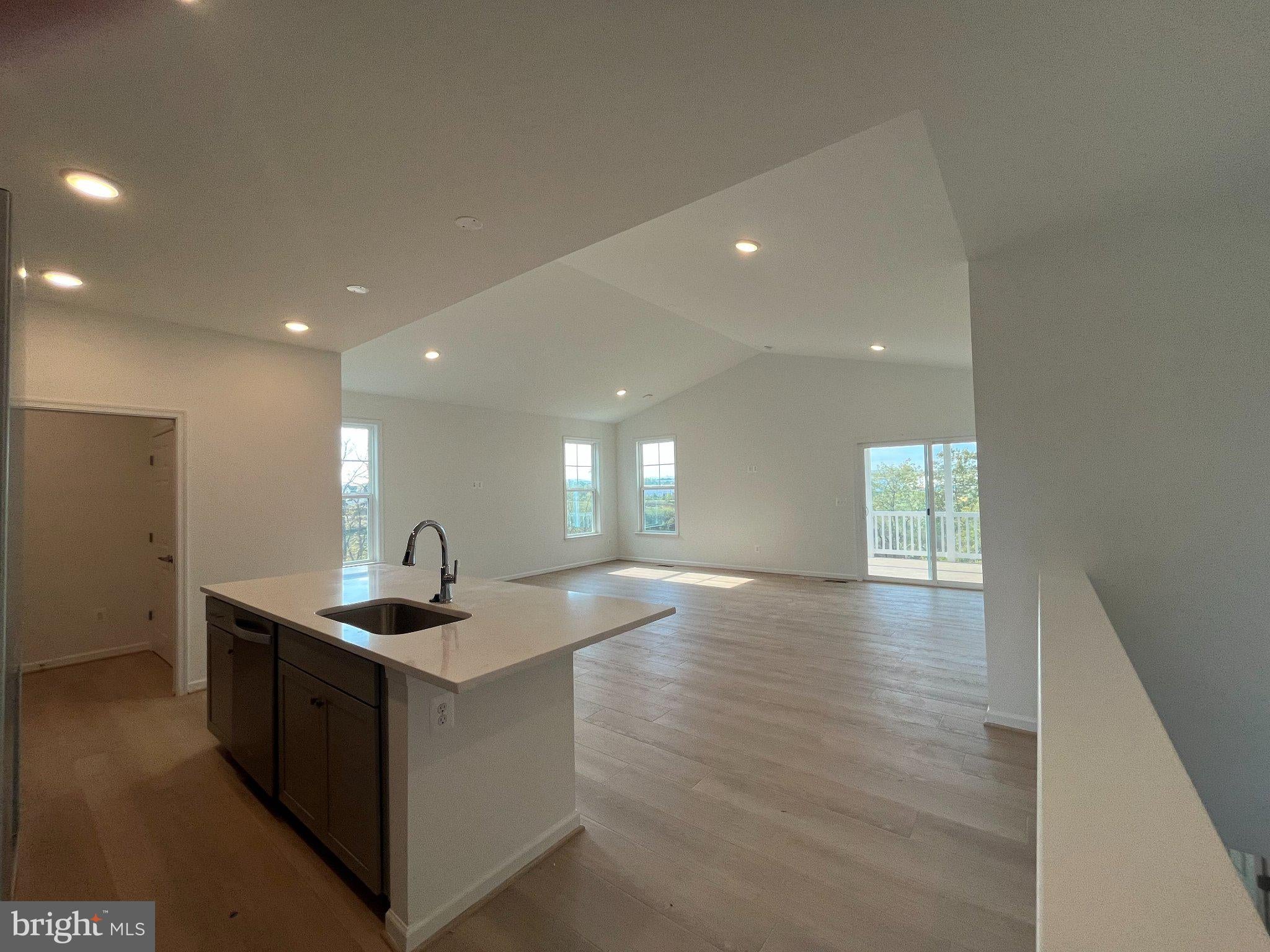 104 SCOTCH BONNET DRIVE