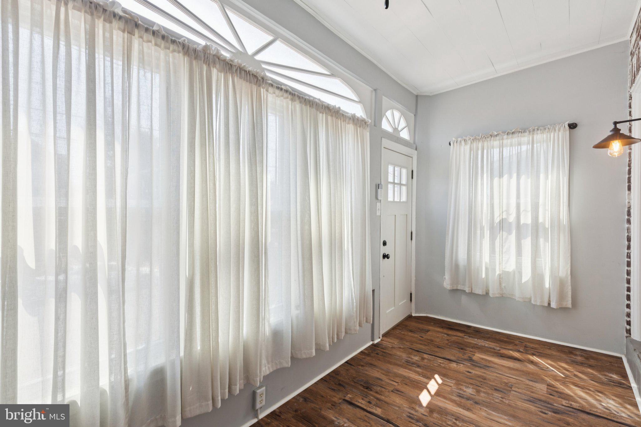 FOX CHASE - Residential