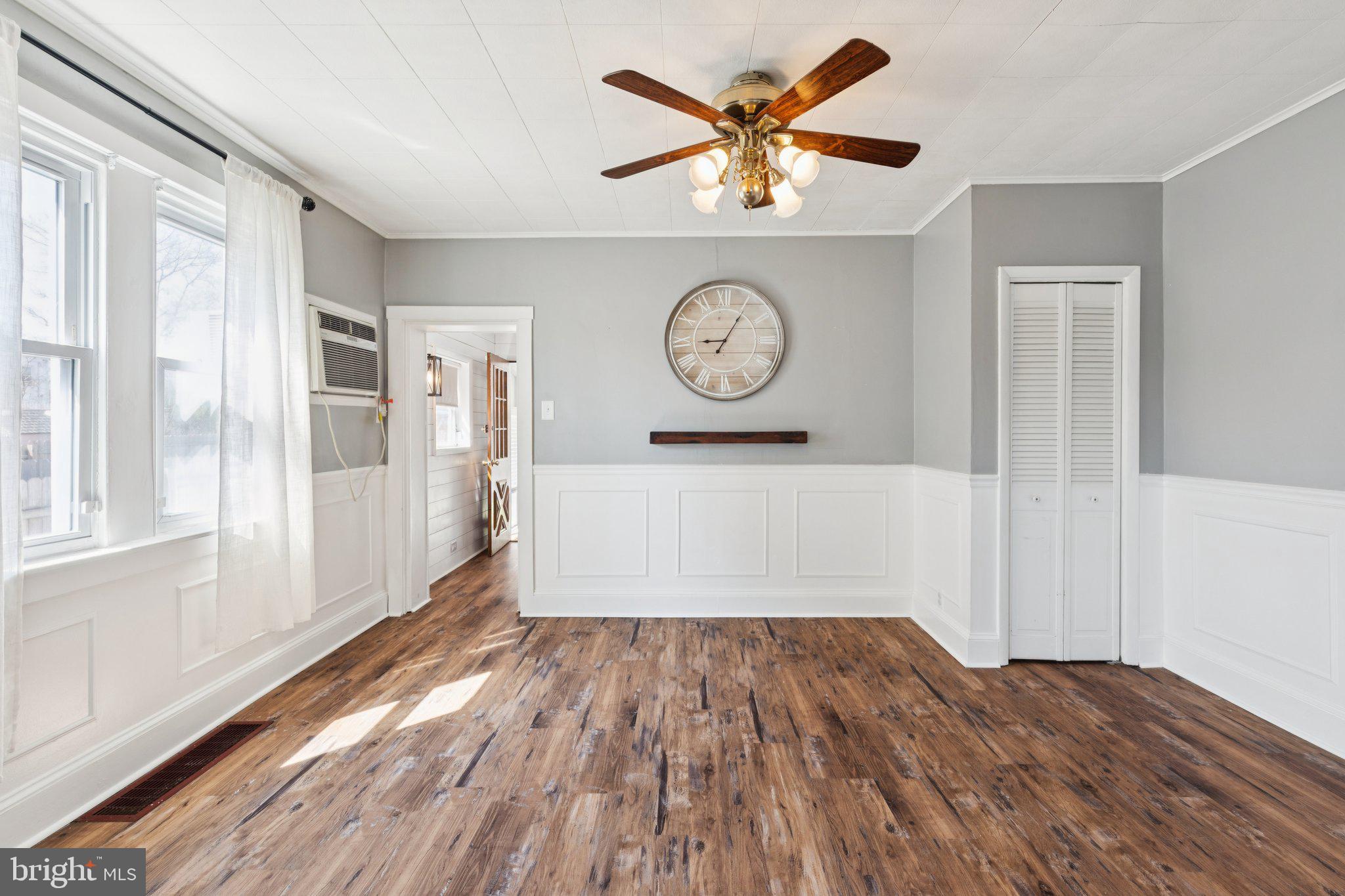 FOX CHASE - Residential