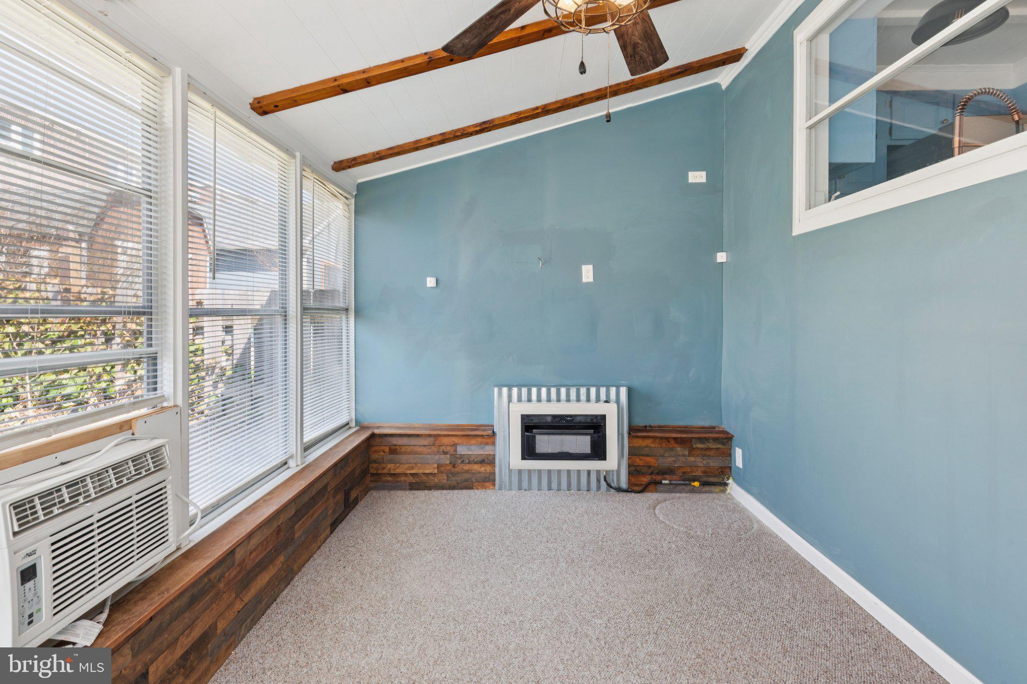 FOX CHASE - Residential