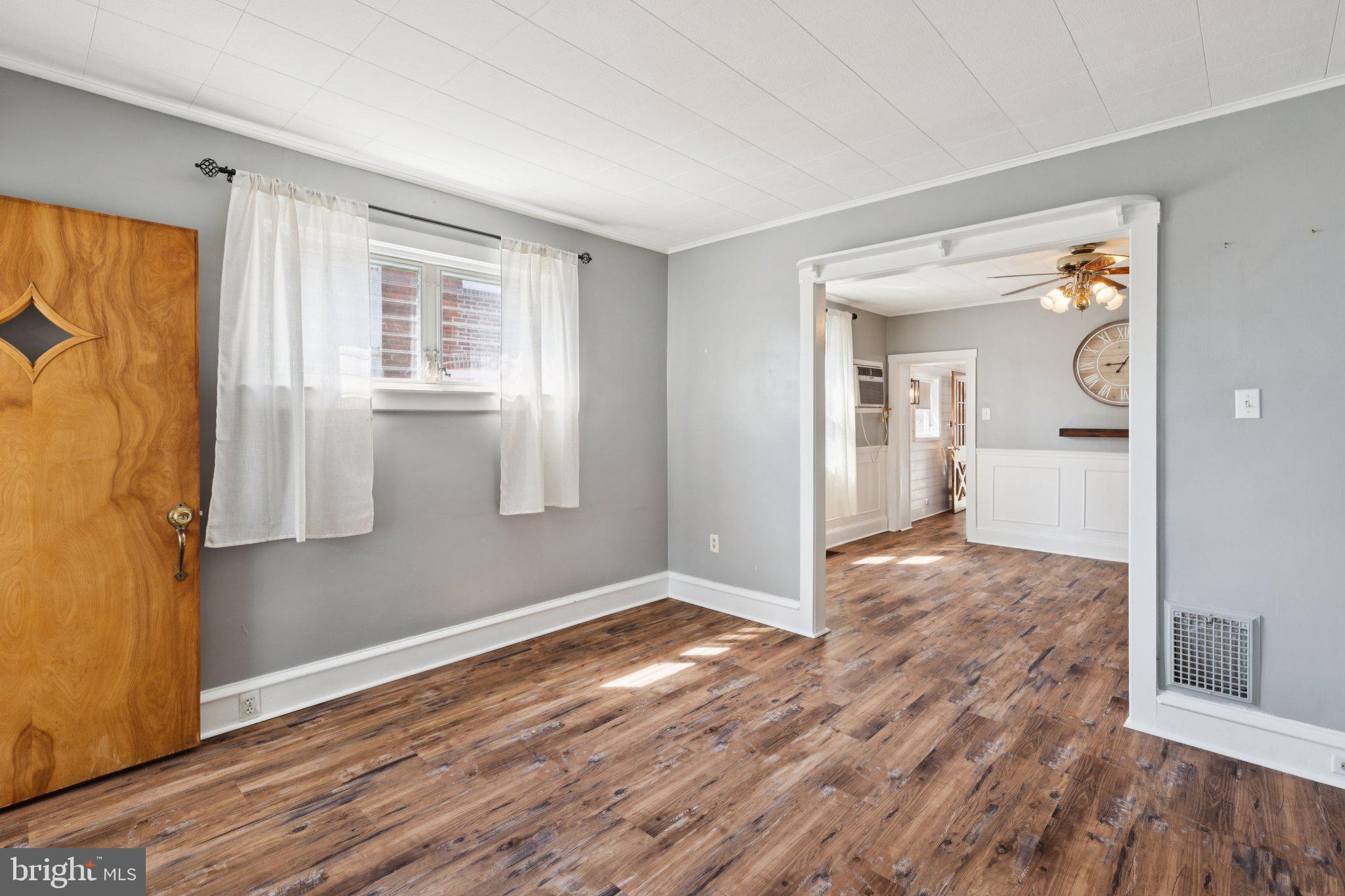 FOX CHASE - Residential