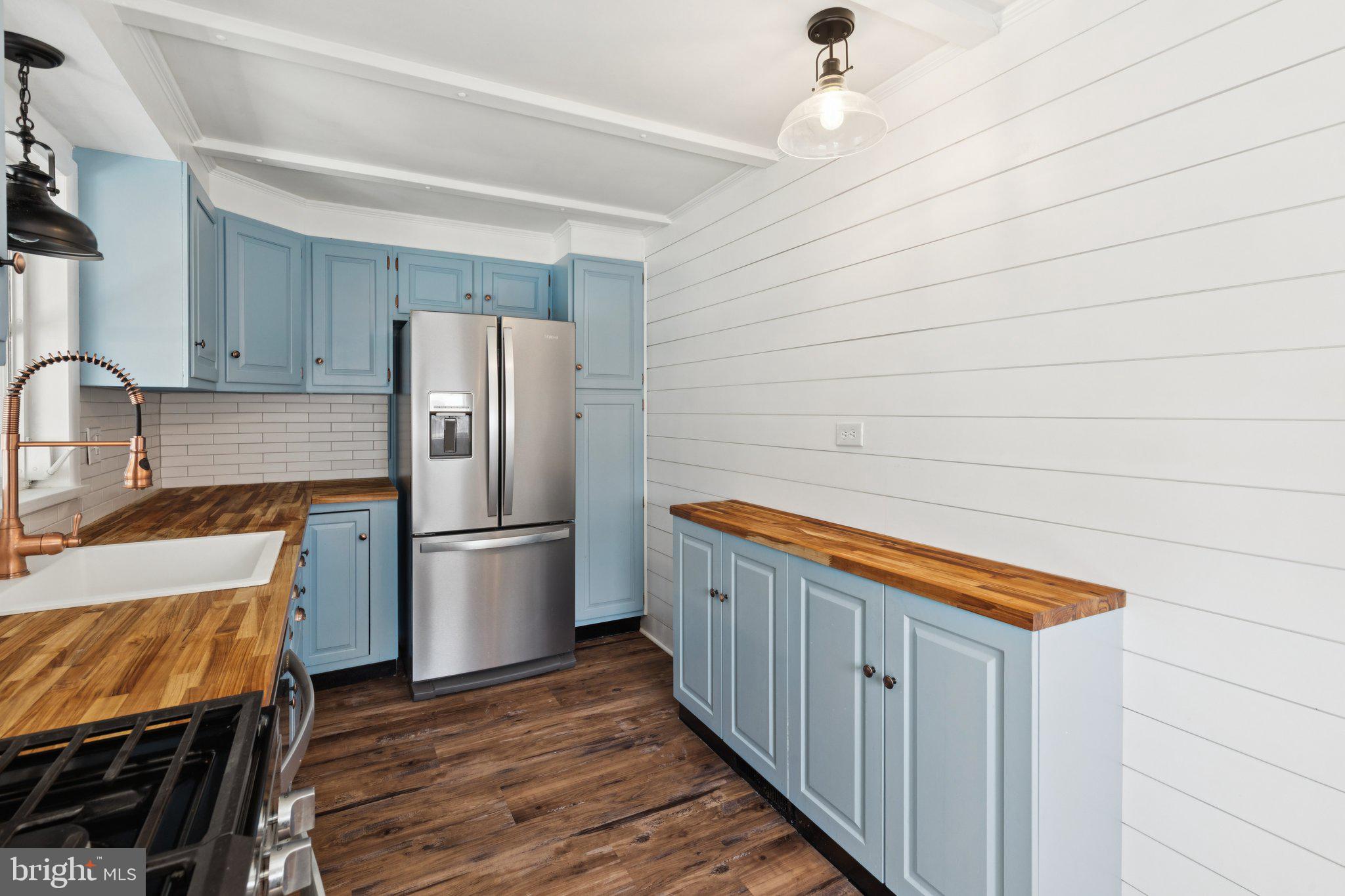 FOX CHASE - Residential