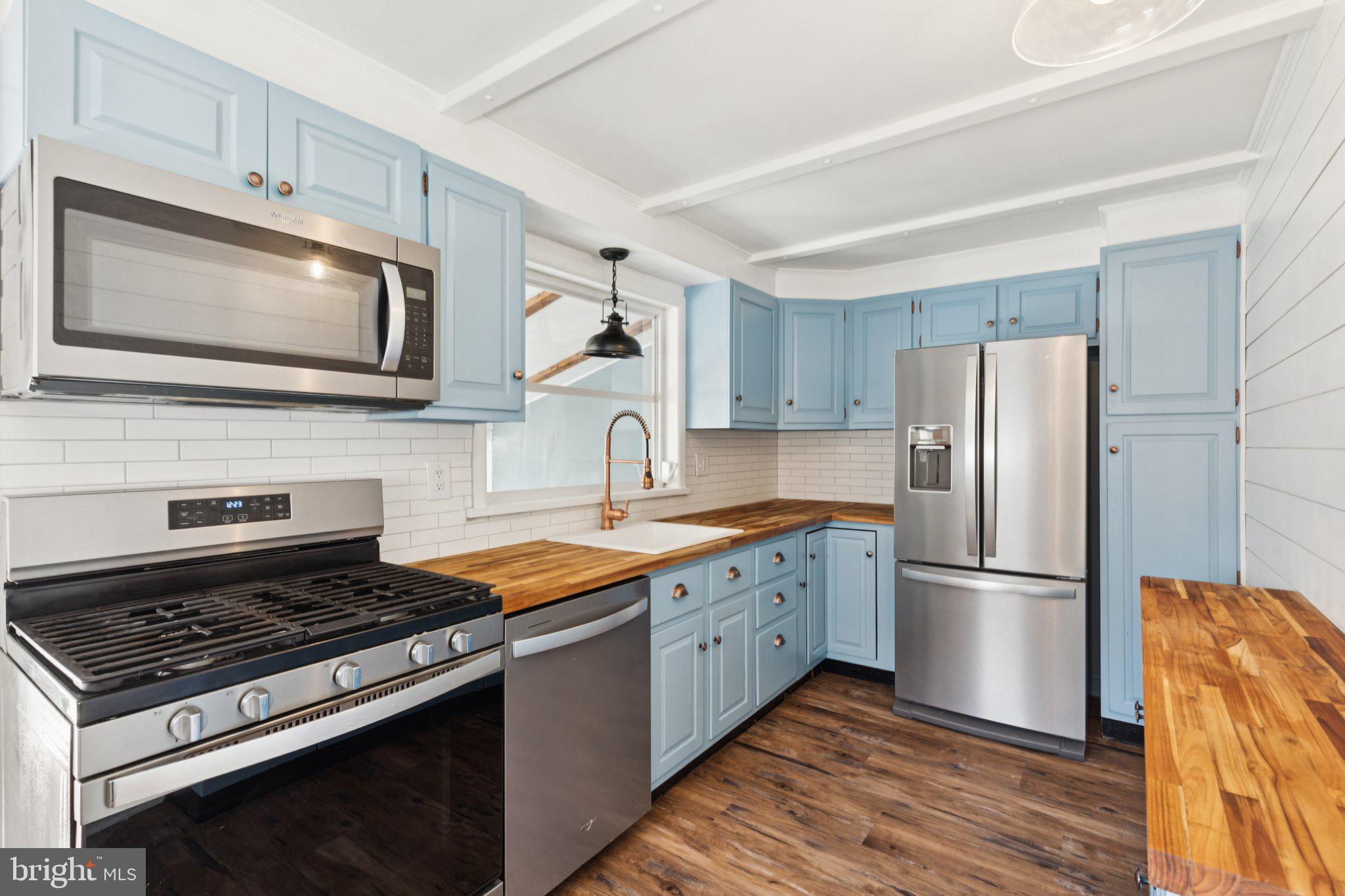 FOX CHASE - Residential