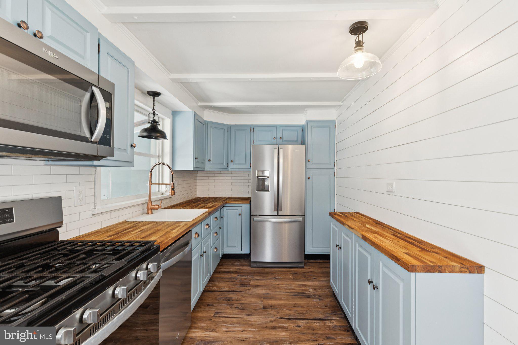 FOX CHASE - Residential