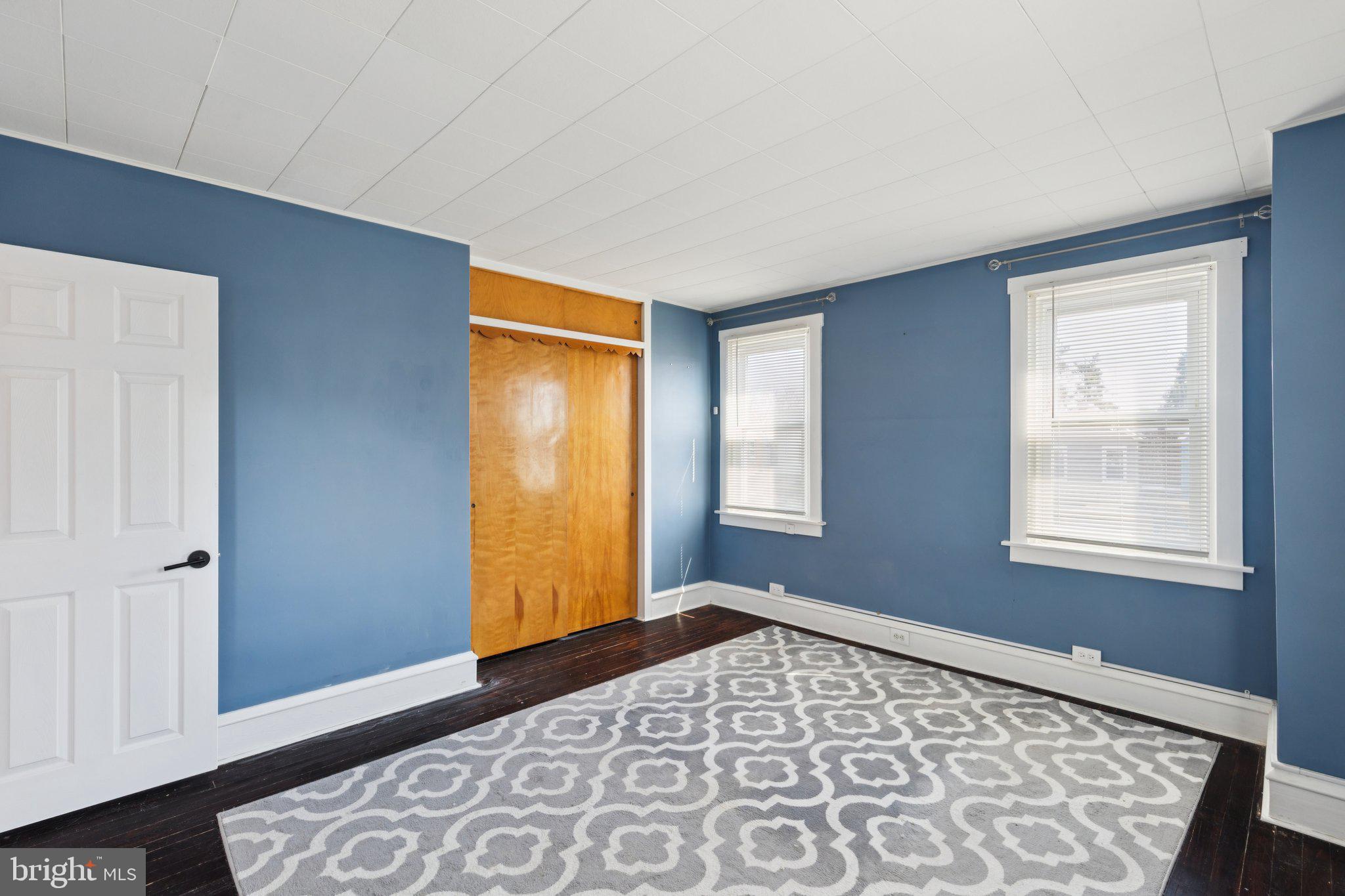 FOX CHASE - Residential