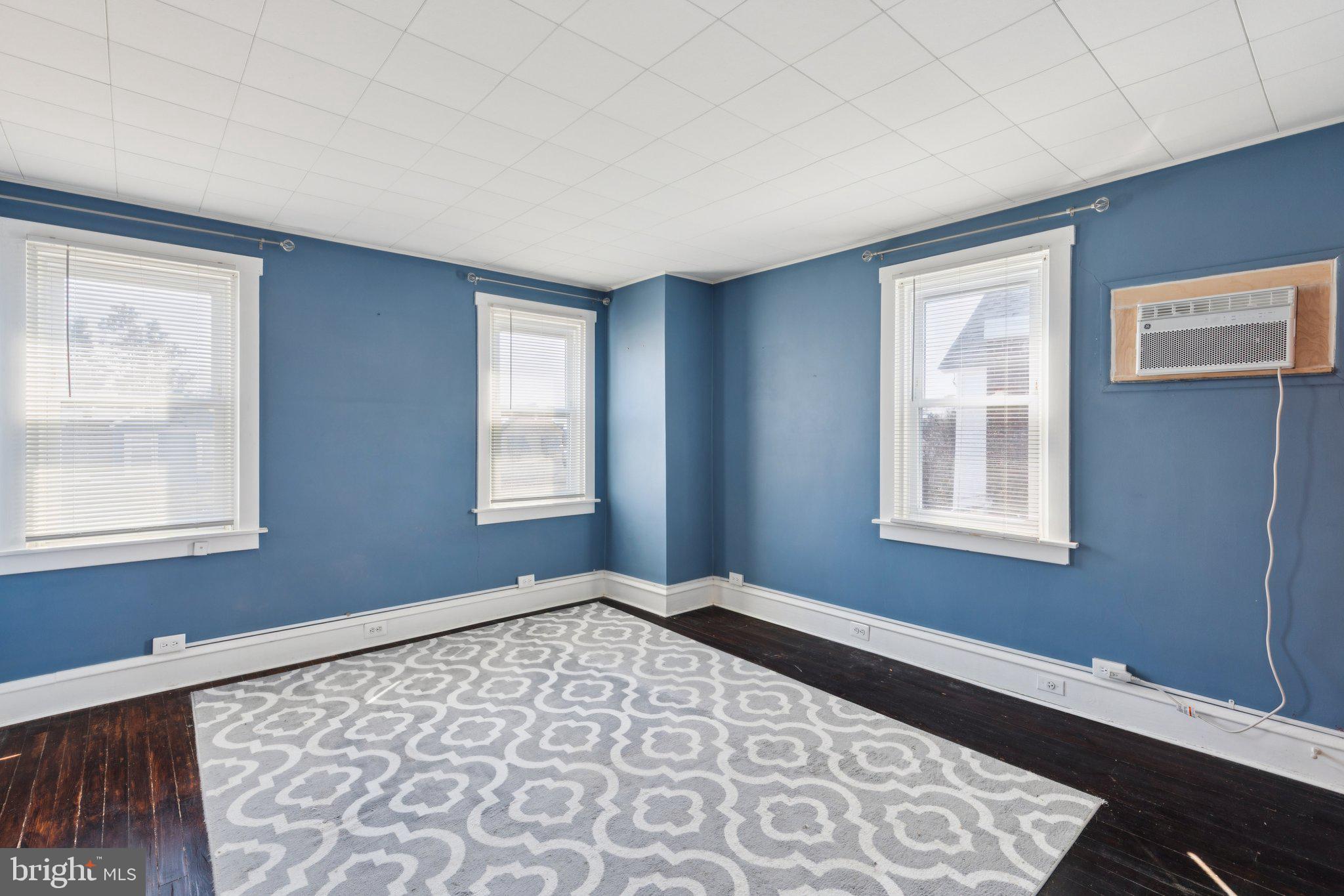 FOX CHASE - Residential