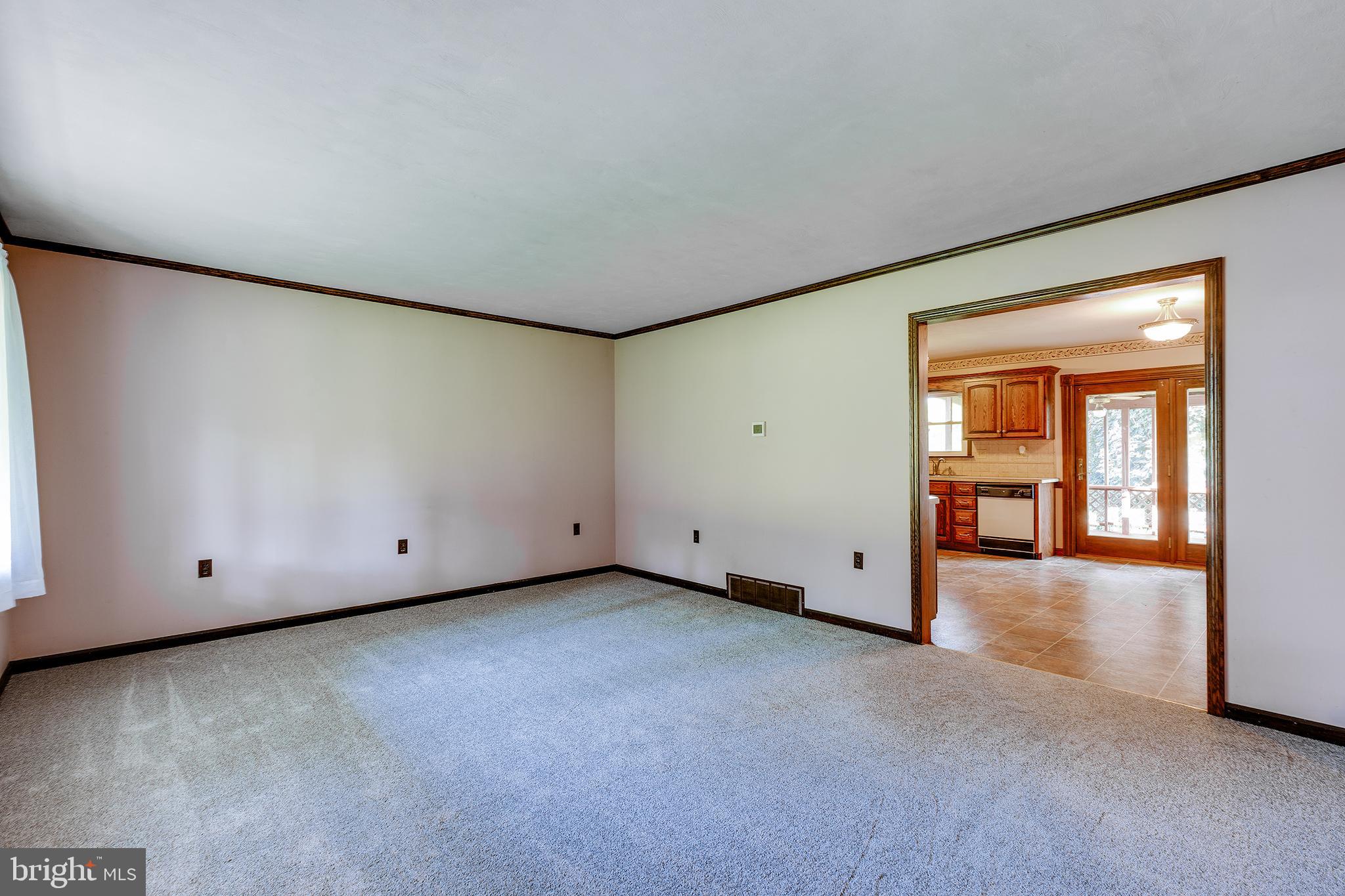 960 FURNACE HILLS PIKE