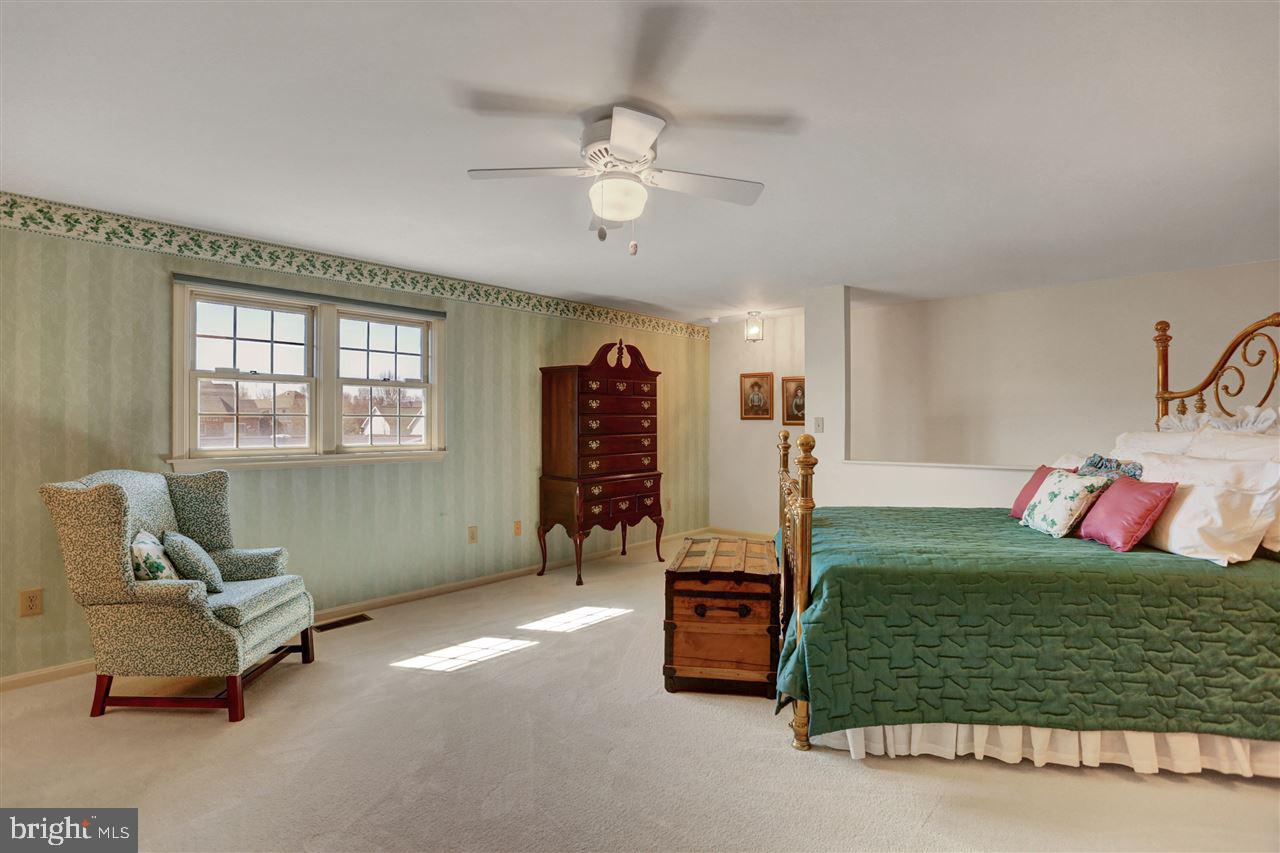 WALNUT COURT - Residential