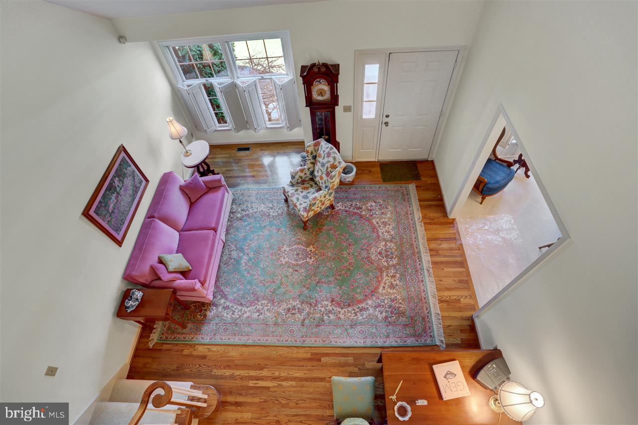 WALNUT COURT - Residential