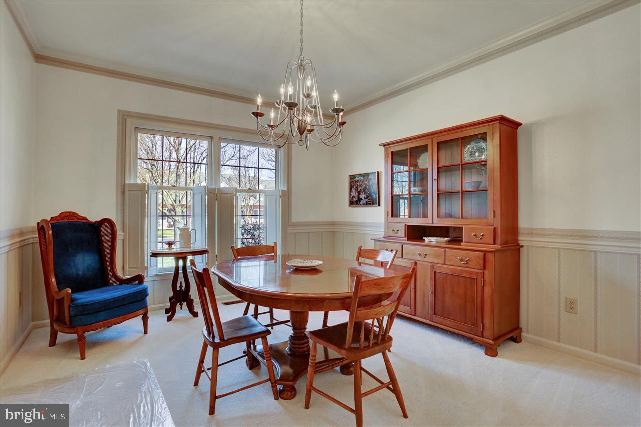 WALNUT COURT - Residential