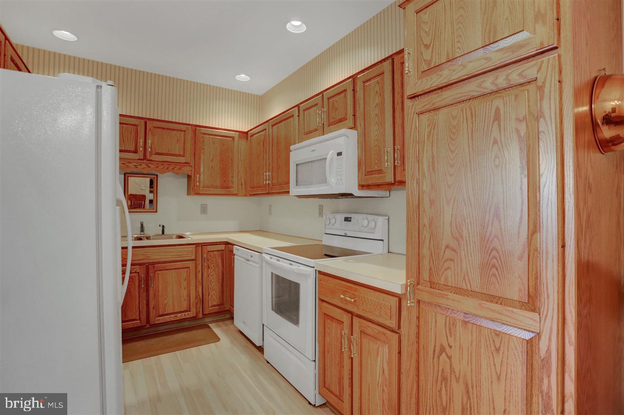 WALNUT COURT - Residential