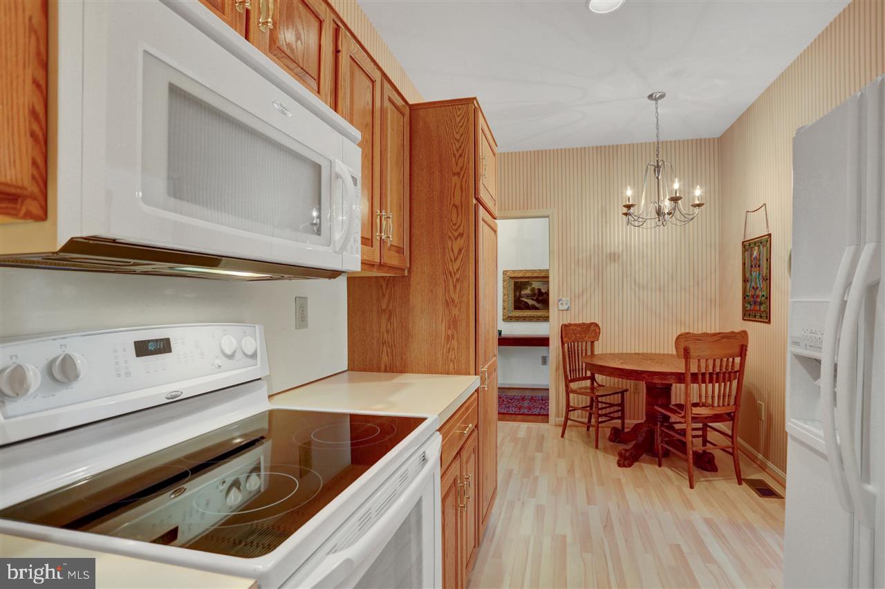 WALNUT COURT - Residential