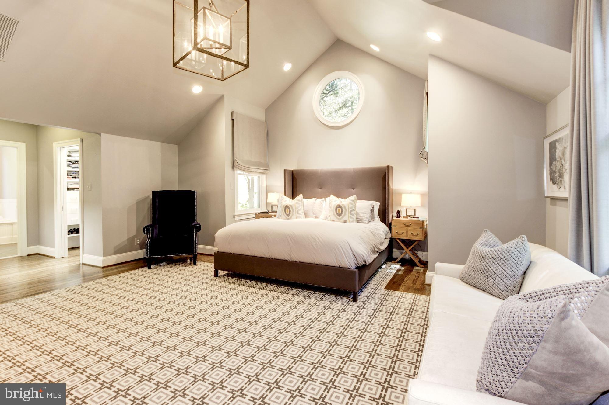 BURNING TREE VIEW - Residential