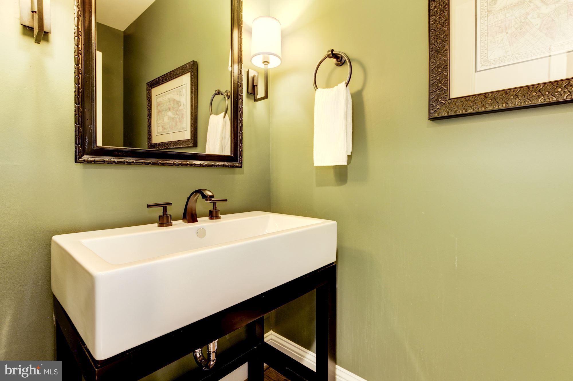 BURNING TREE VIEW - Residential