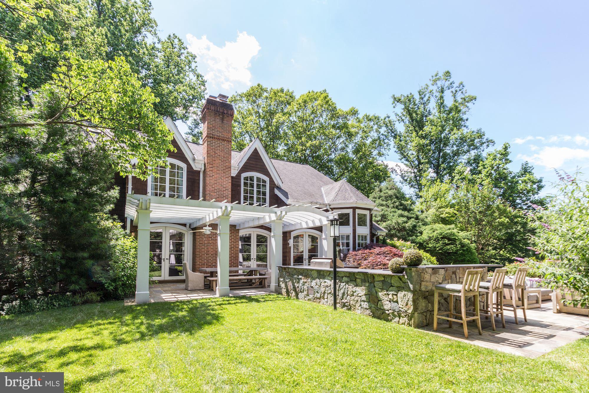 BURNING TREE VIEW - Residential