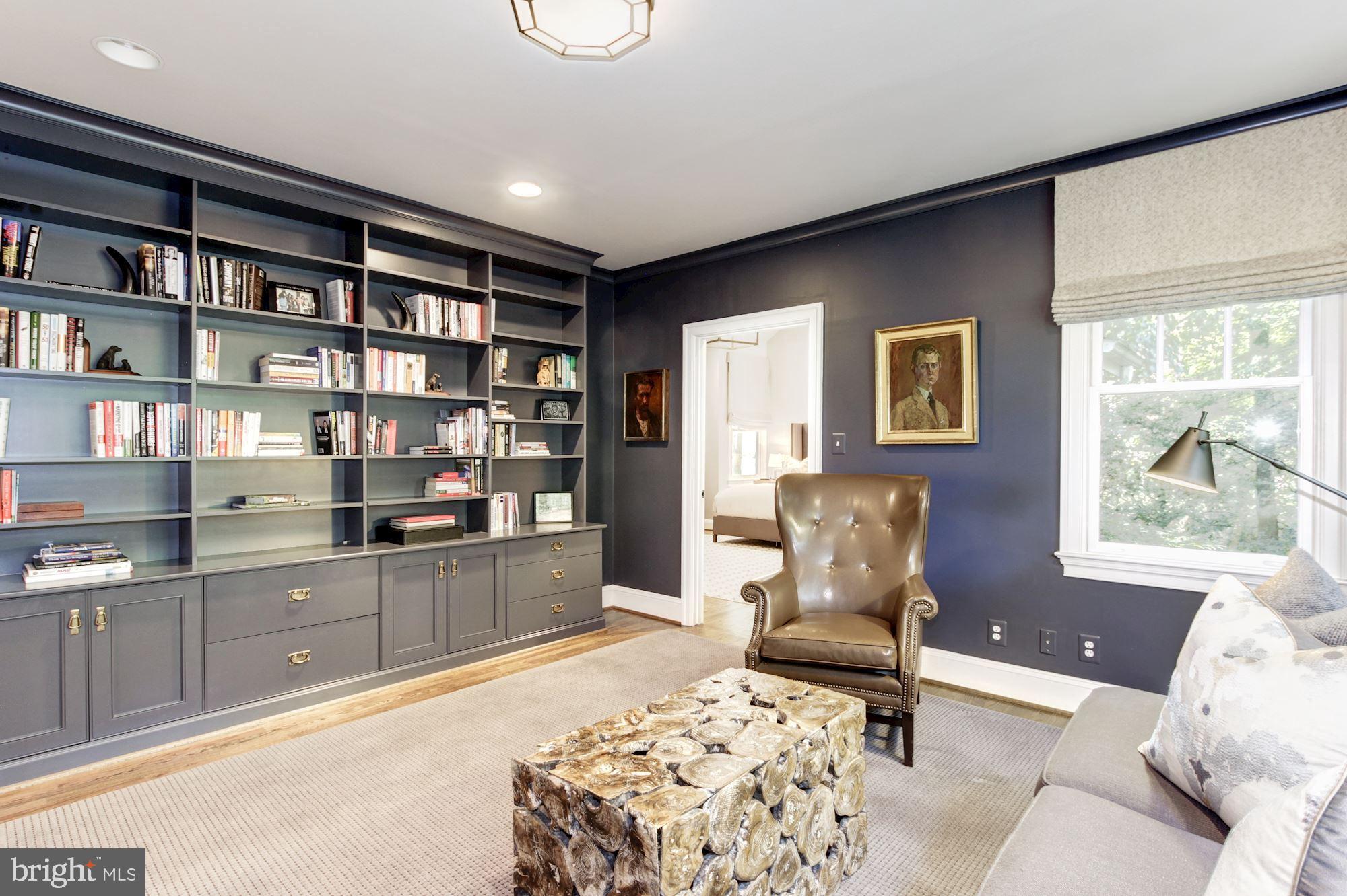 BURNING TREE VIEW - Residential