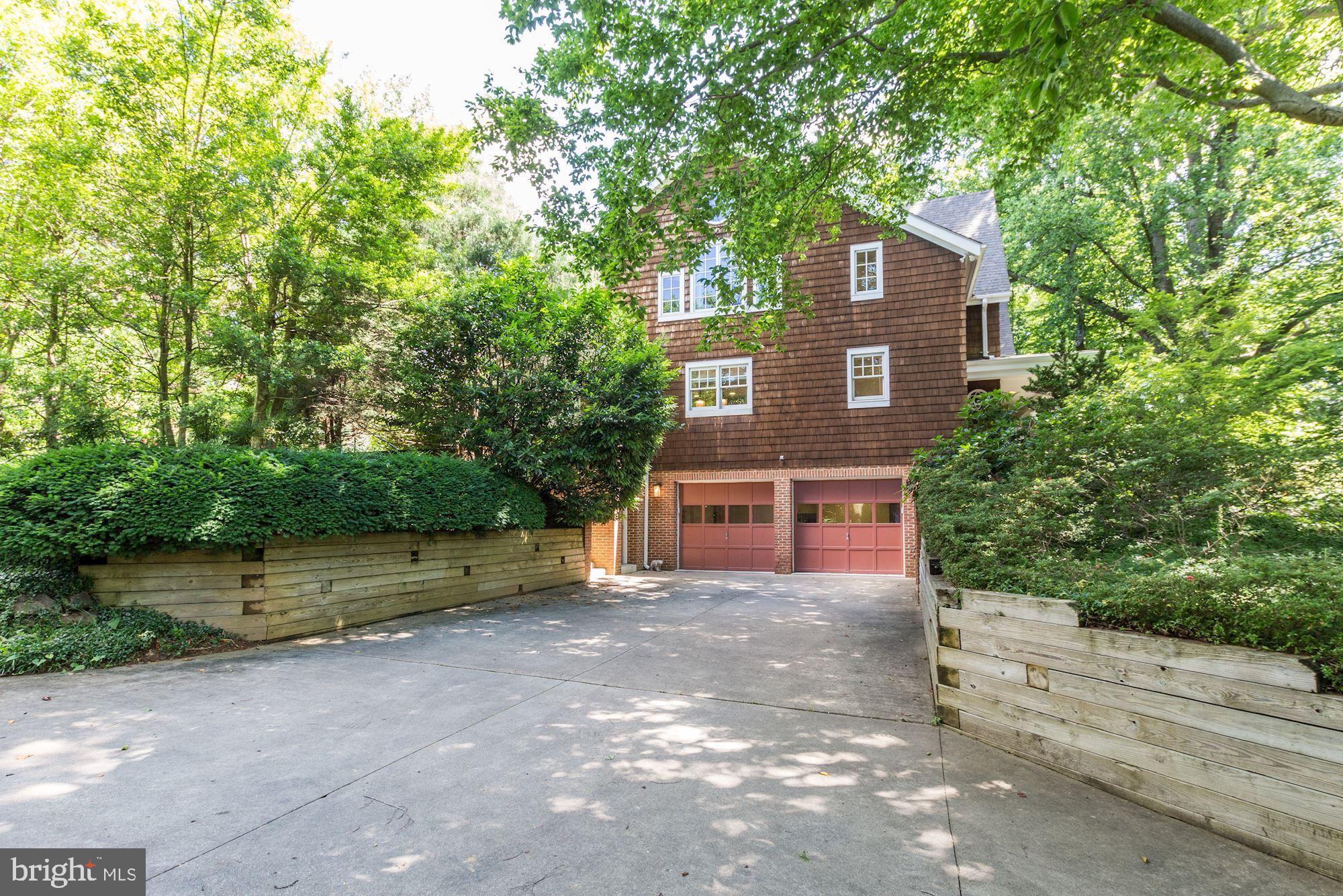 BURNING TREE VIEW - Residential