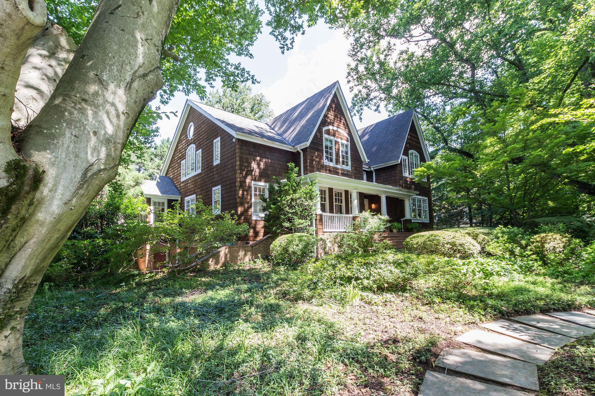 BURNING TREE VIEW - Residential
