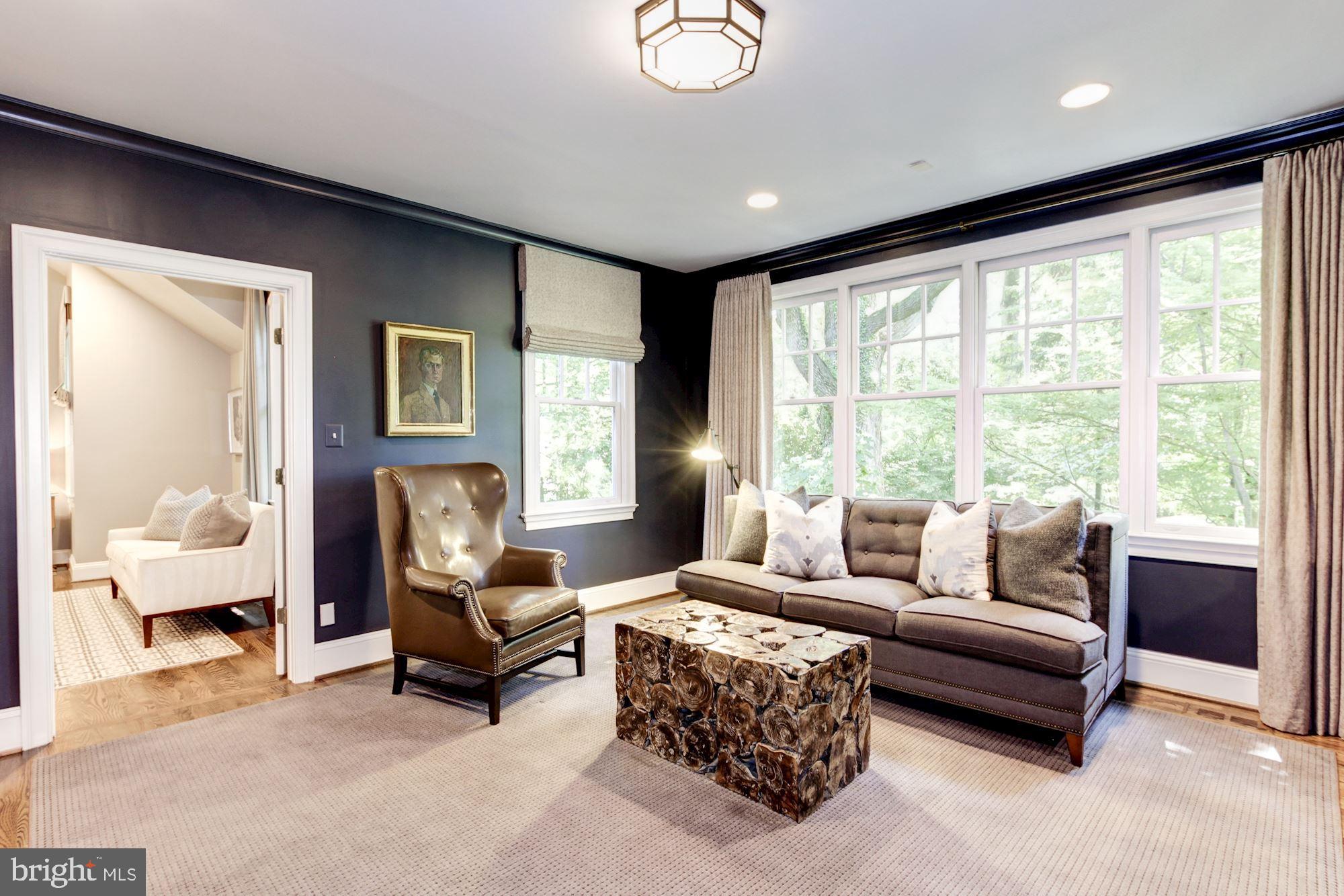 BURNING TREE VIEW - Residential