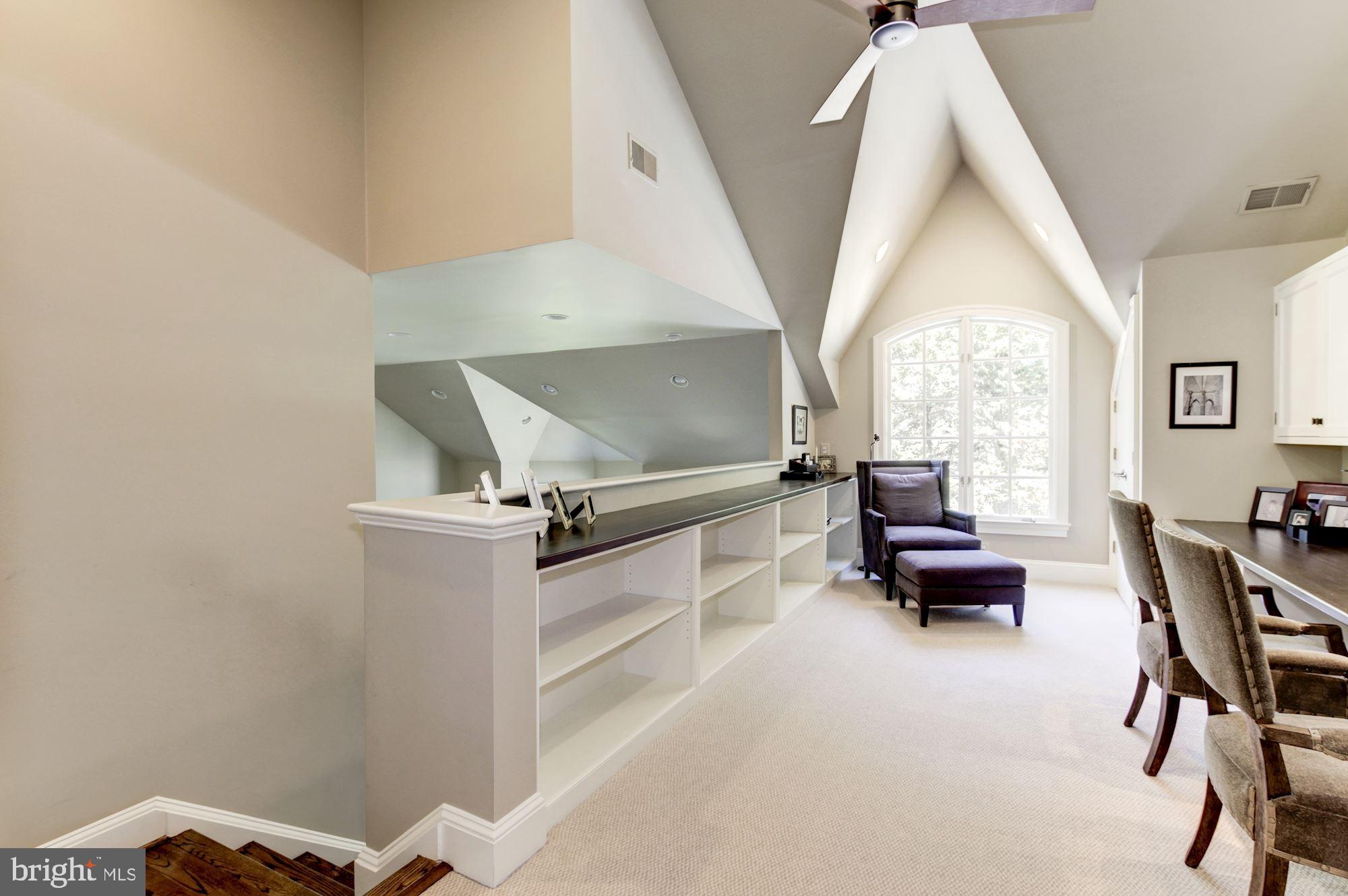 BURNING TREE VIEW - Residential