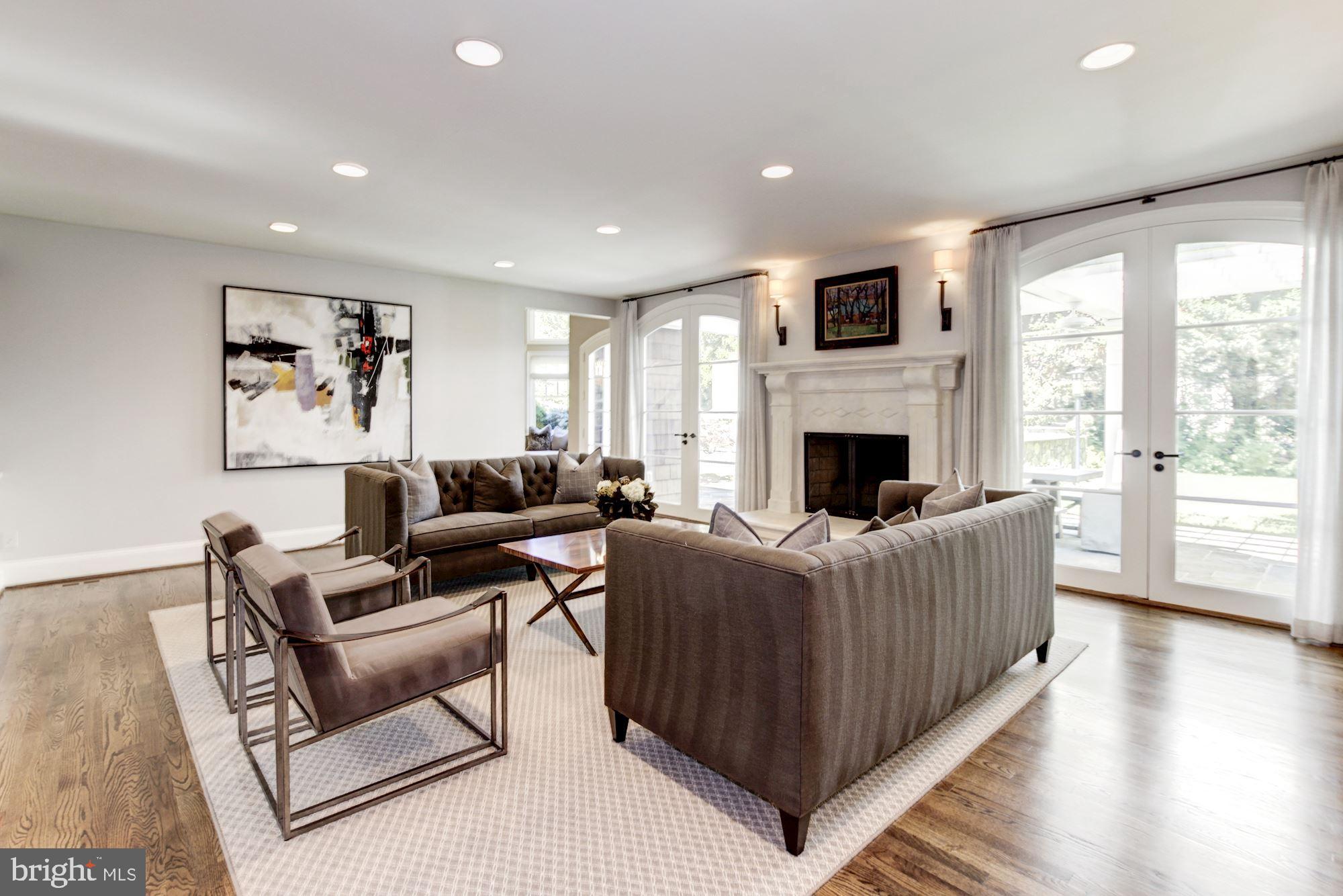 BURNING TREE VIEW - Residential