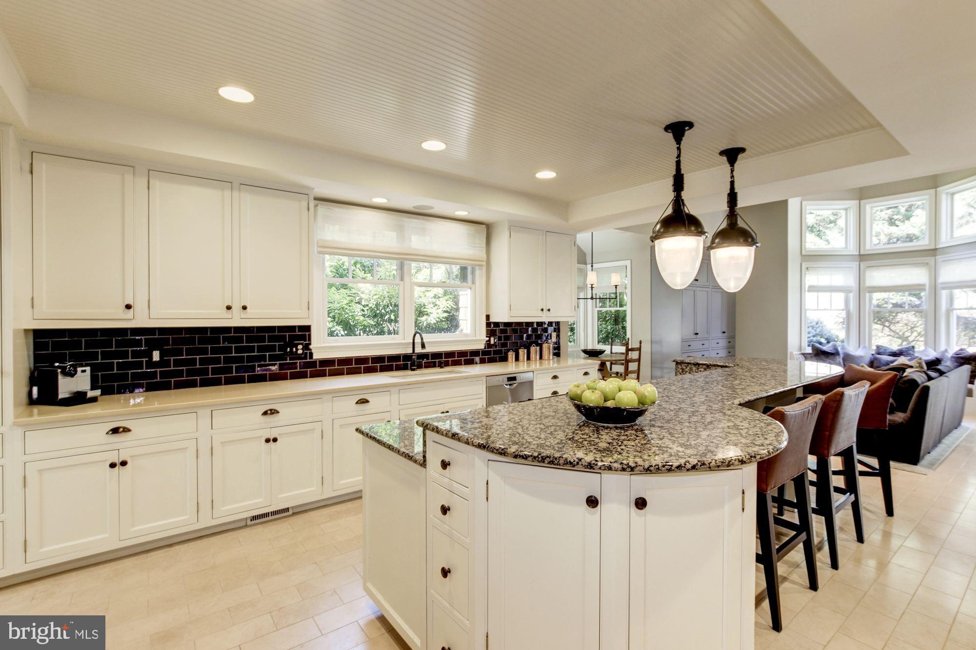 BURNING TREE VIEW - Residential