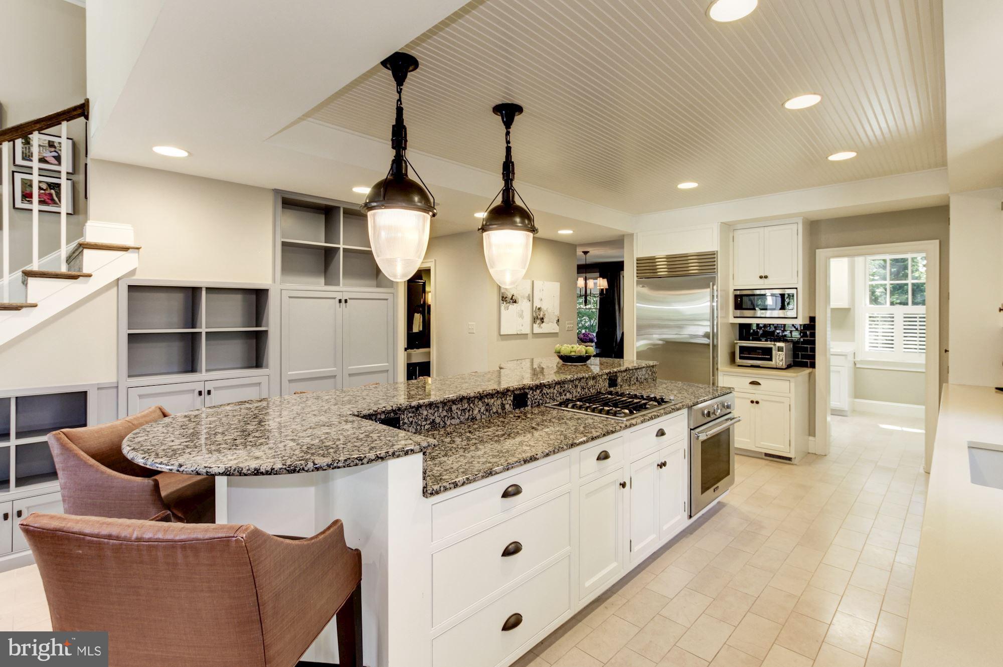 BURNING TREE VIEW - Residential