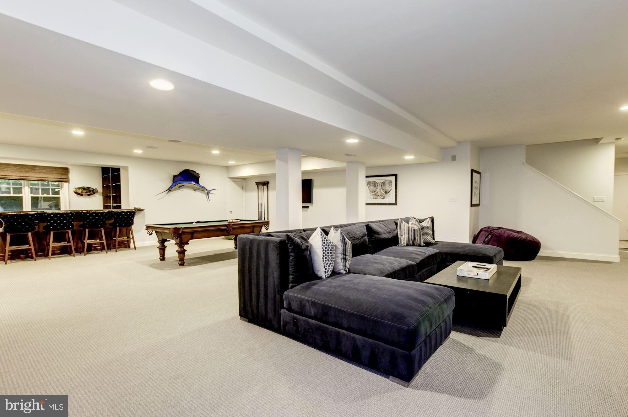 BURNING TREE VIEW - Residential