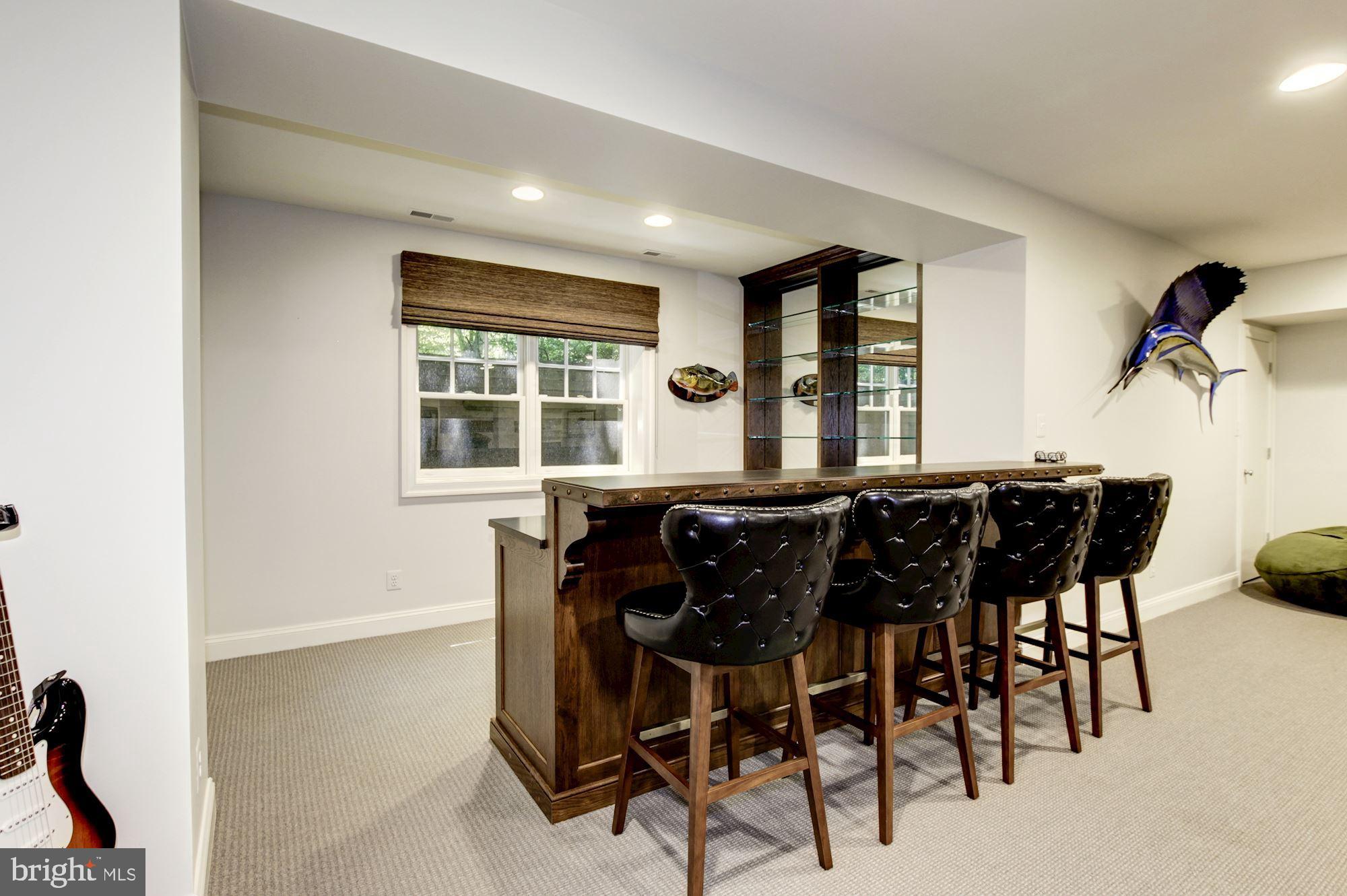 BURNING TREE VIEW - Residential