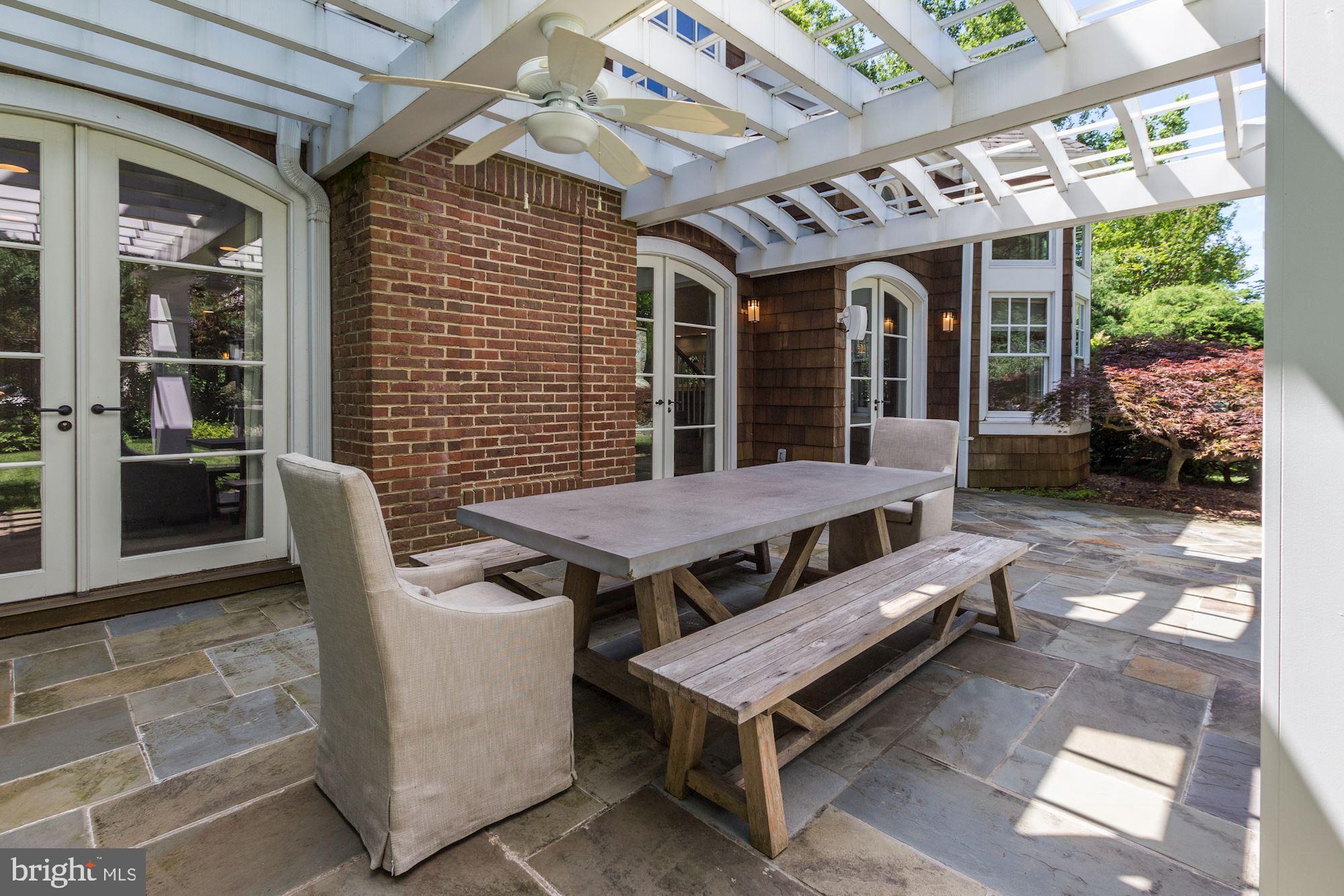 BURNING TREE VIEW - Residential