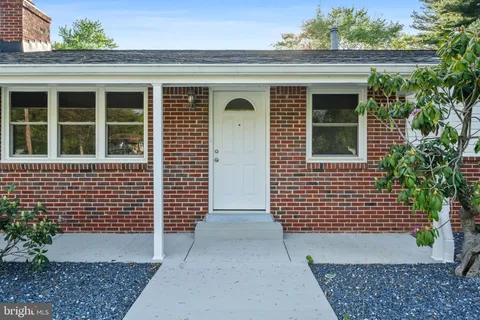 MLS: MDCH2038218