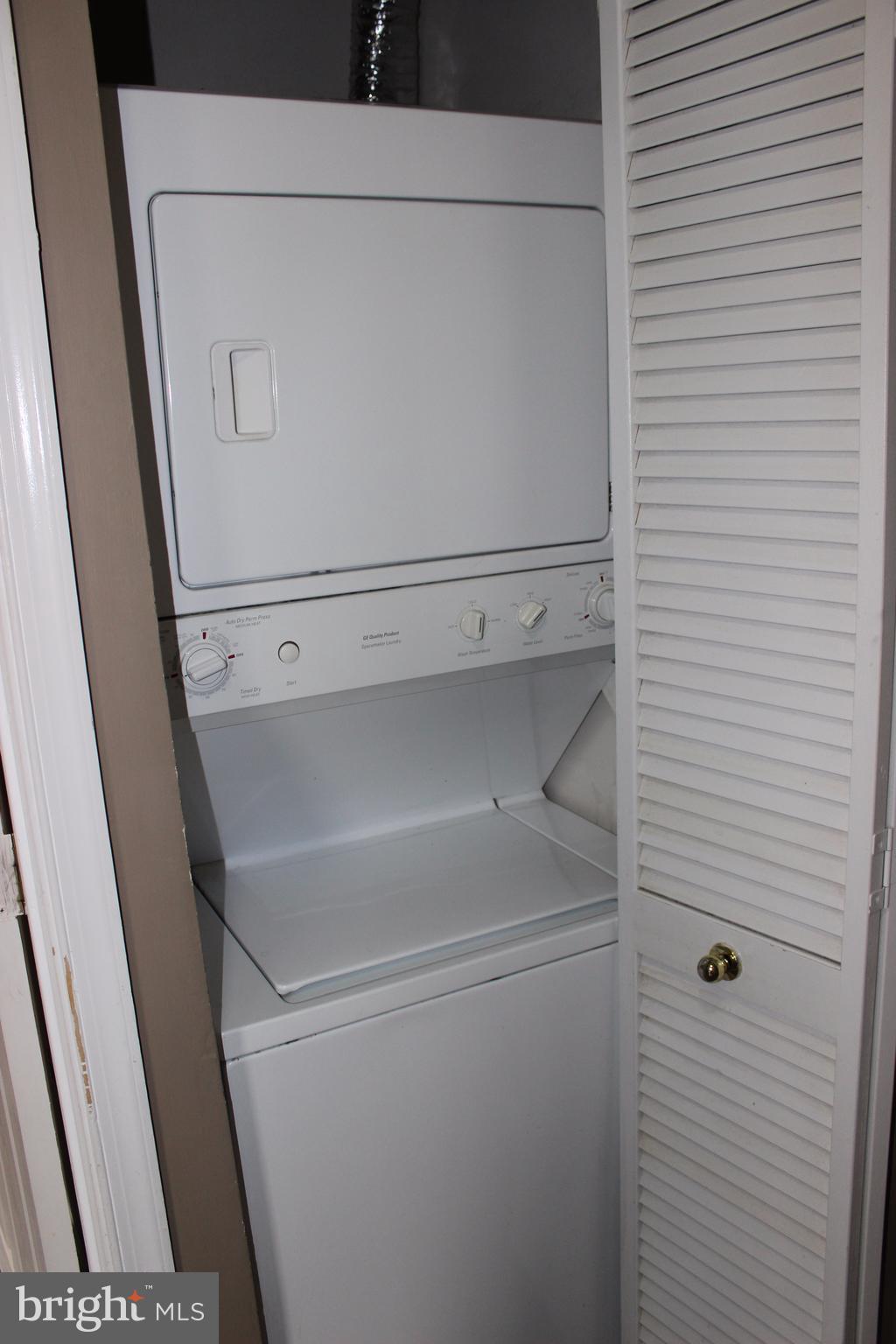 PARKSIDE AT ASHBURN - Residential Lease