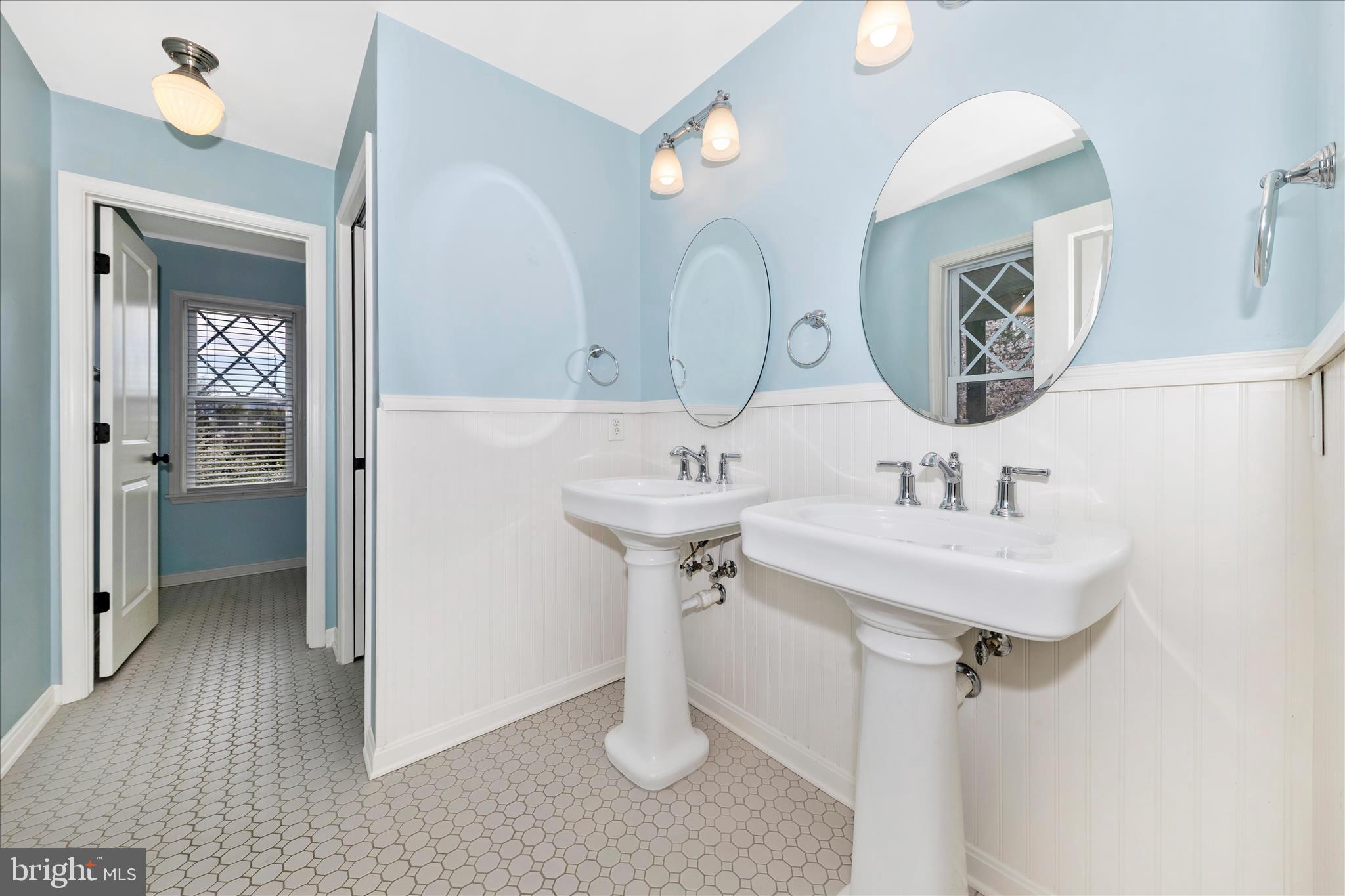 MIDDLETOWN - Residential