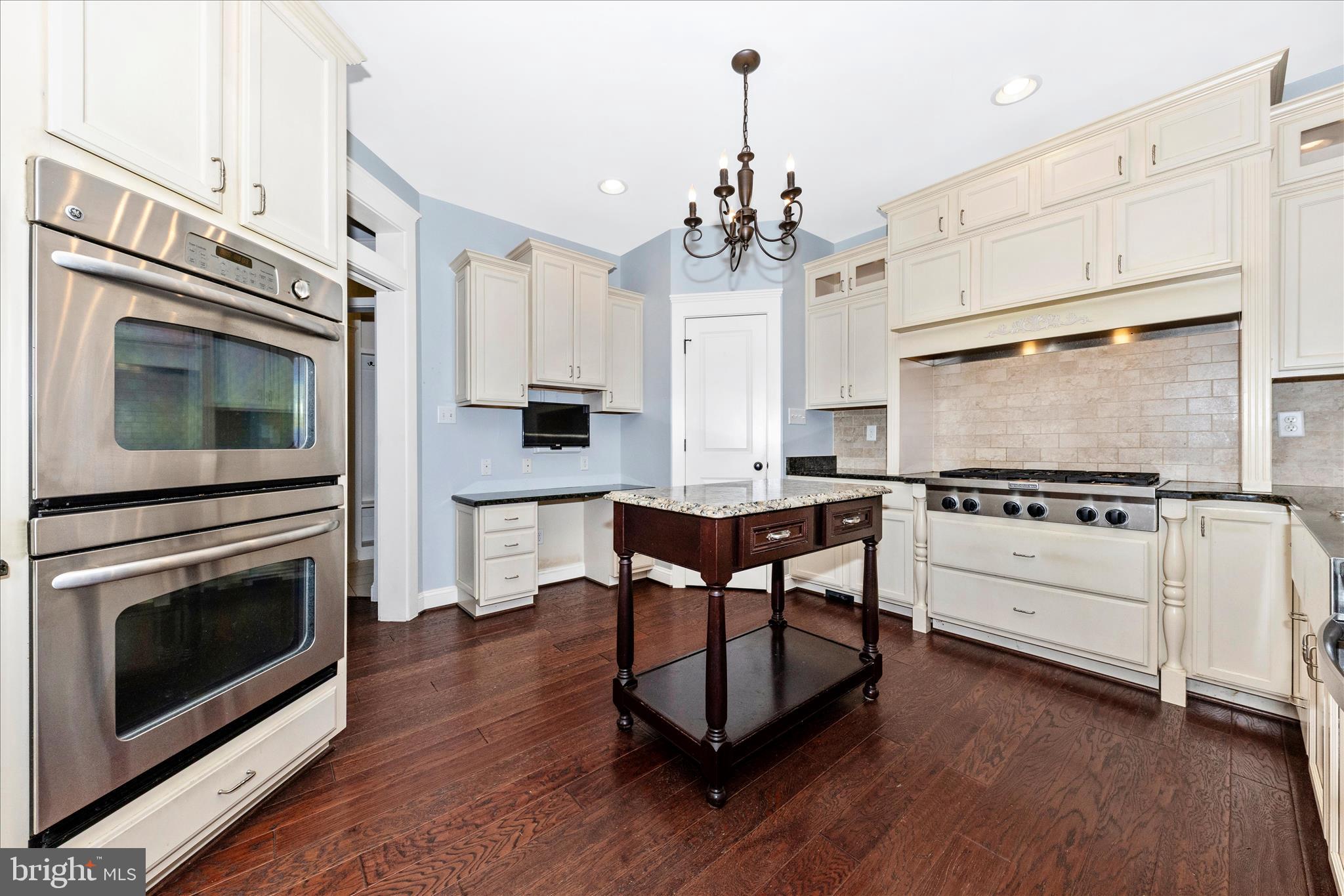 MIDDLETOWN - Residential