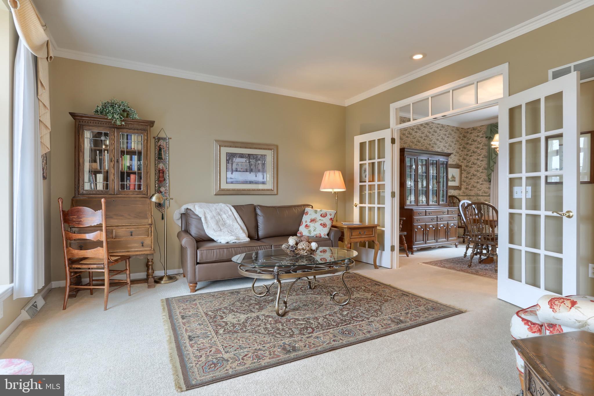 SOUTHGATE MANOR - Residential