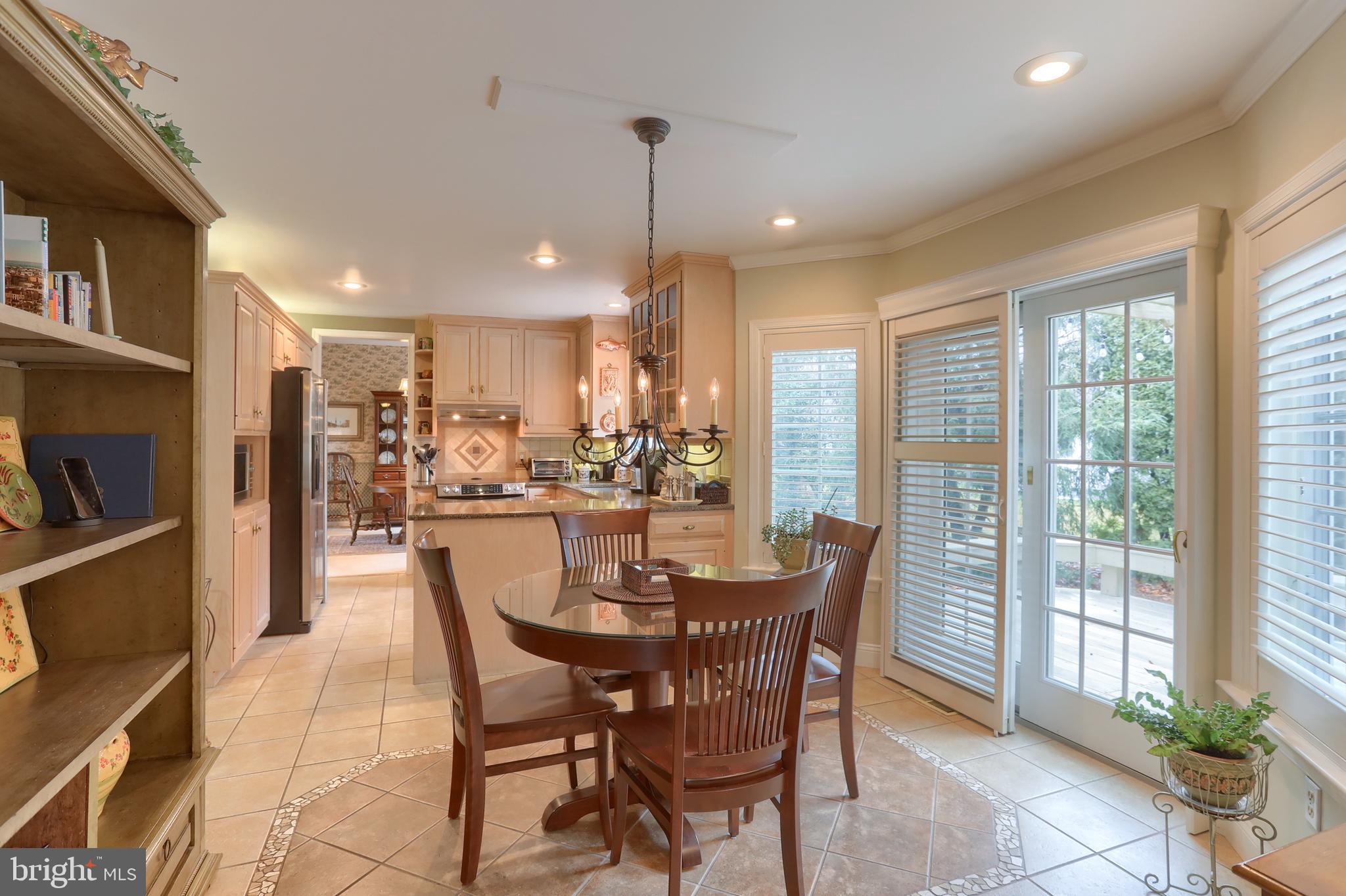 SOUTHGATE MANOR - Residential