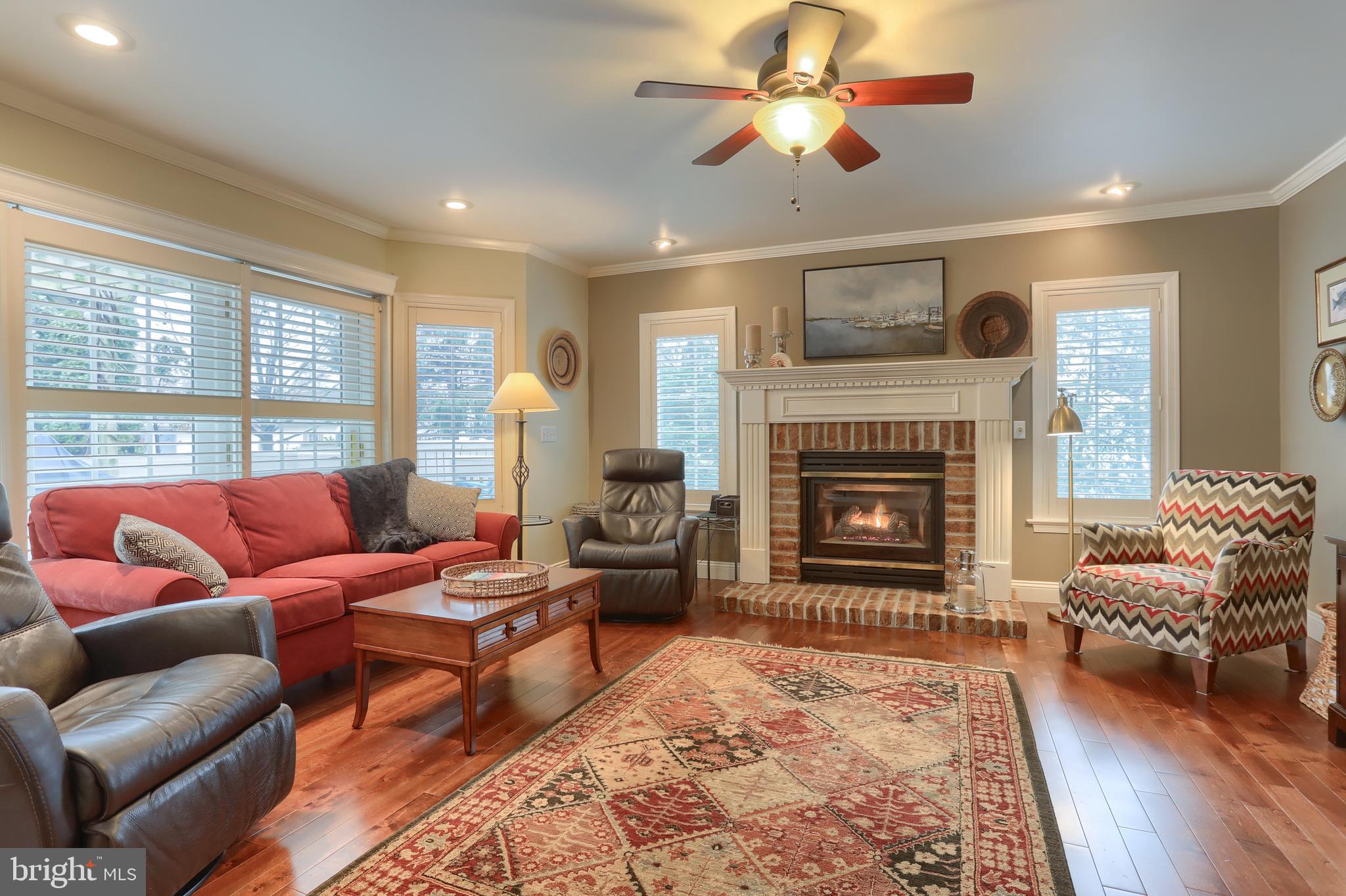 SOUTHGATE MANOR - Residential