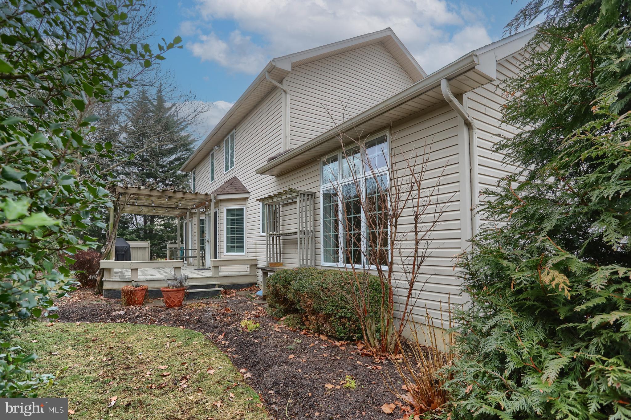 SOUTHGATE MANOR - Residential