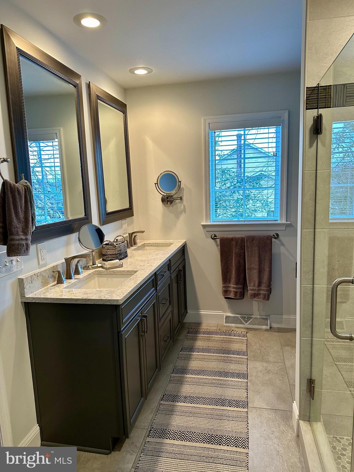 SOUTHGATE MANOR - Residential