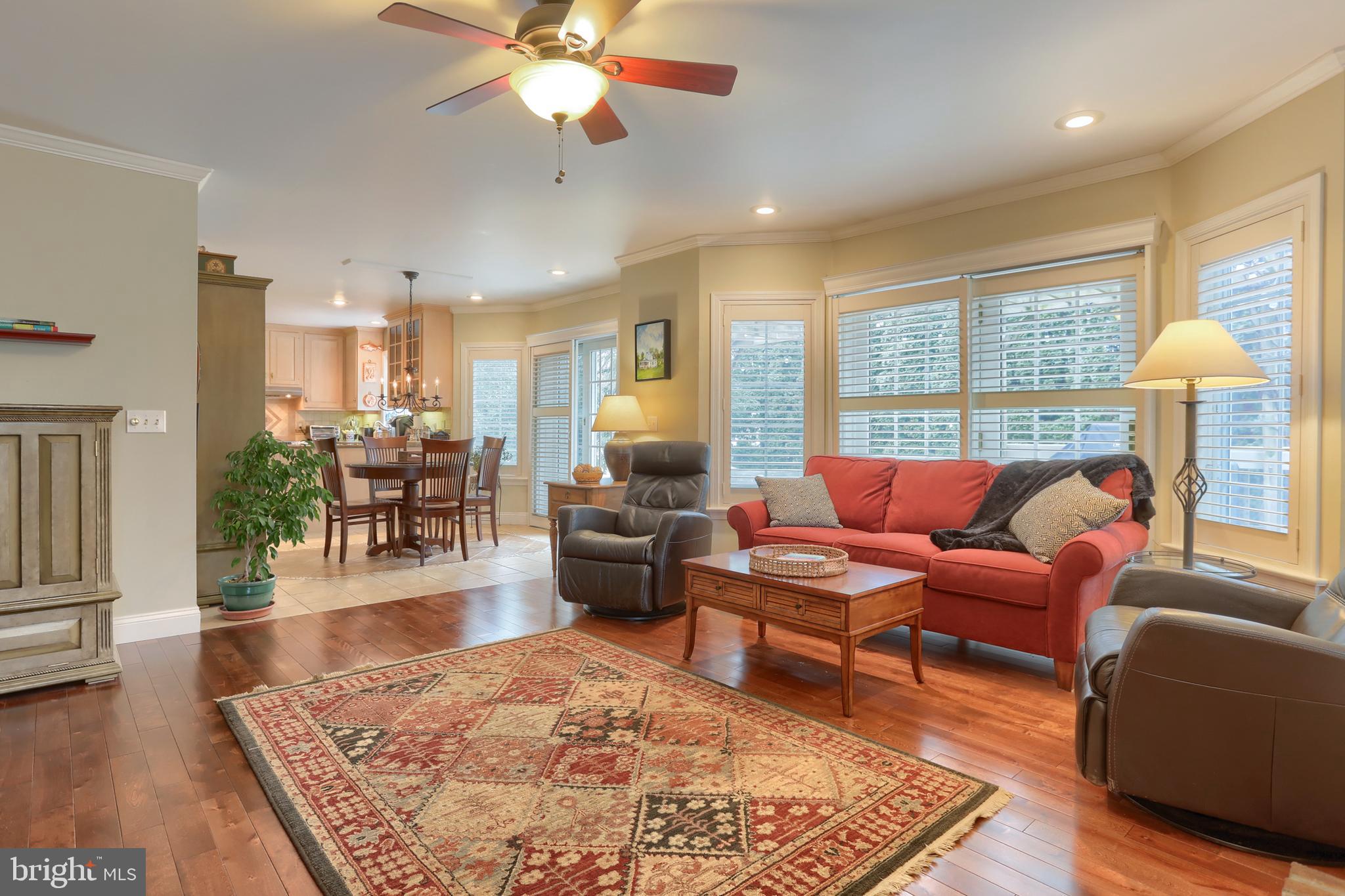 SOUTHGATE MANOR - Residential