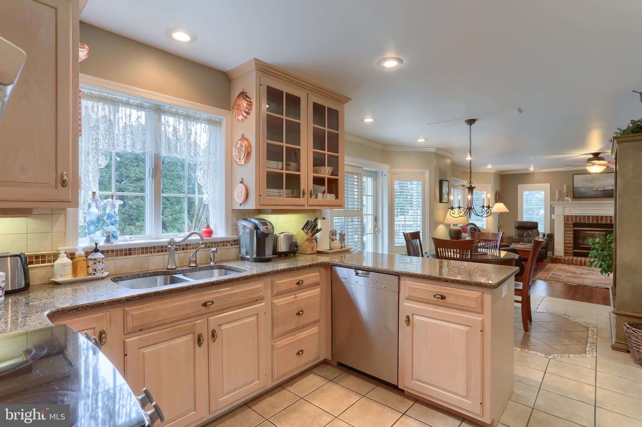 SOUTHGATE MANOR - Residential
