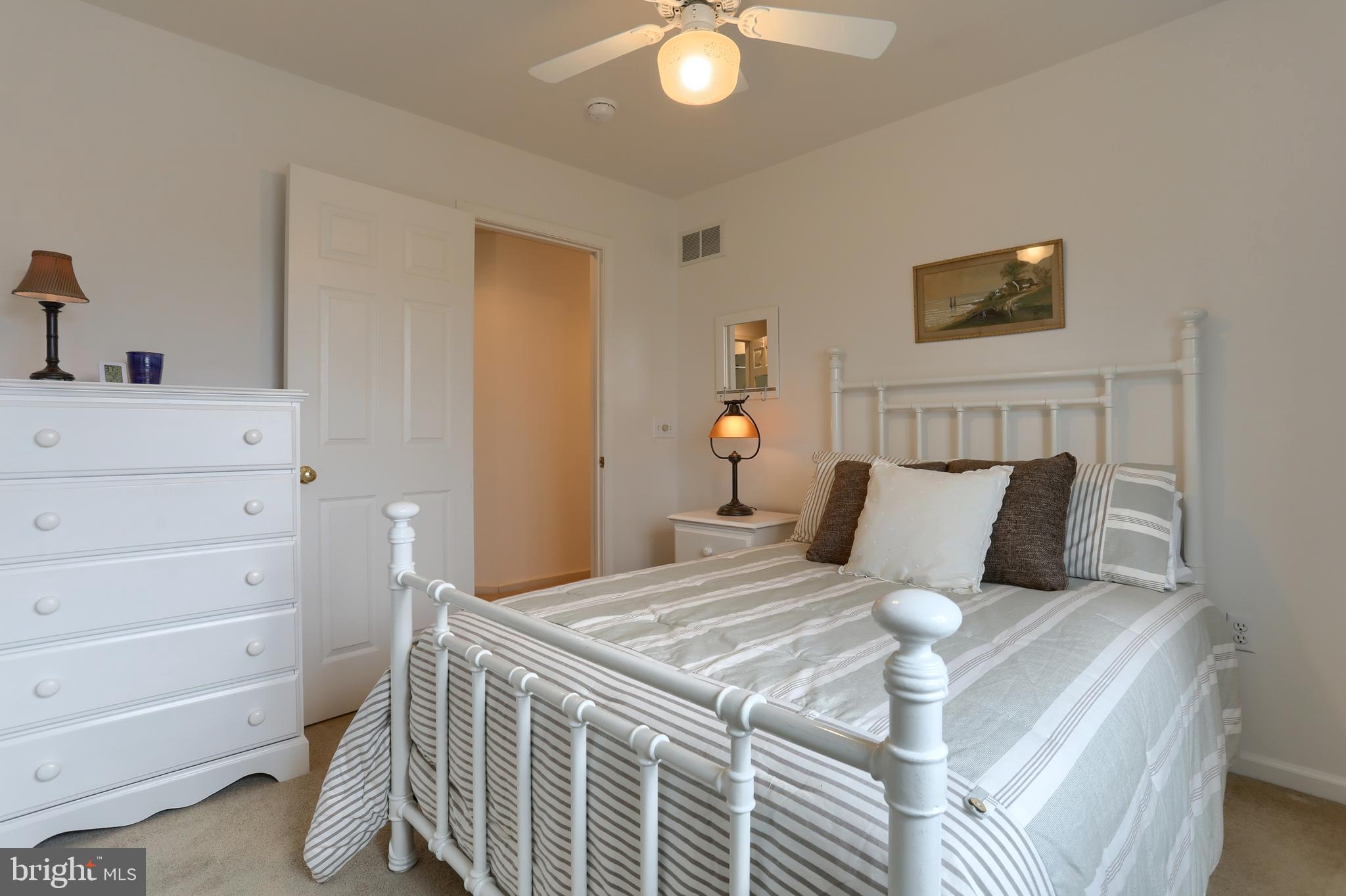 SOUTHGATE MANOR - Residential