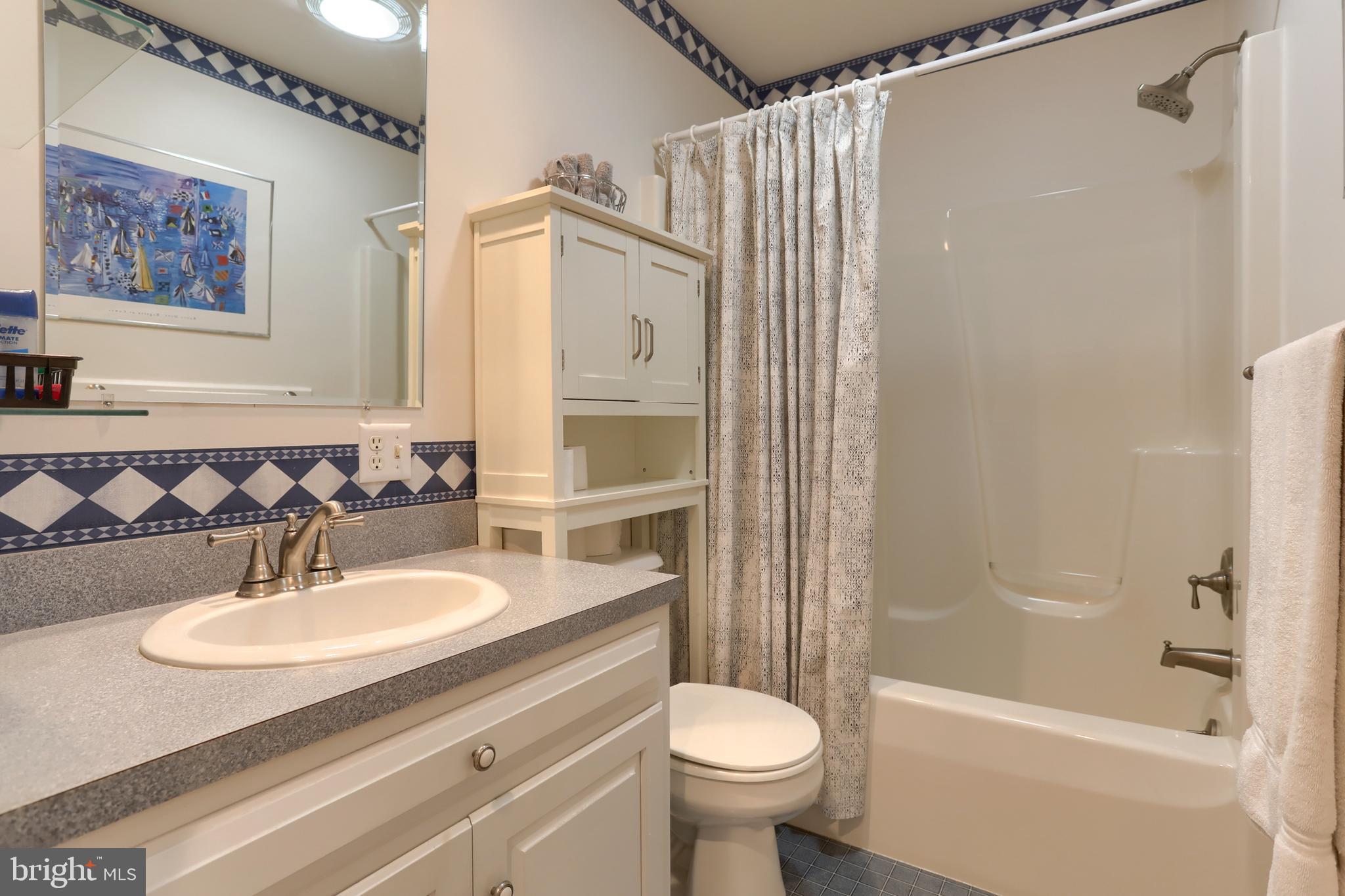 SOUTHGATE MANOR - Residential