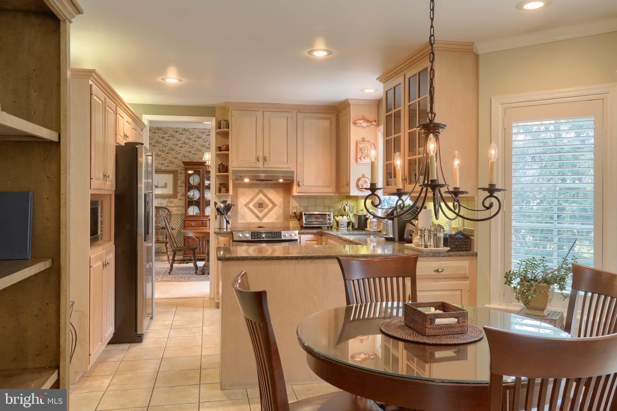 SOUTHGATE MANOR - Residential