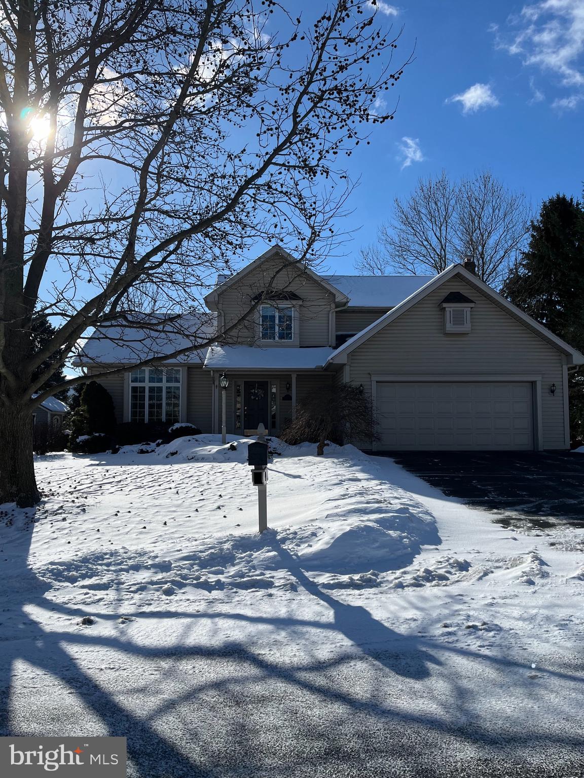 SOUTHGATE MANOR - Residential