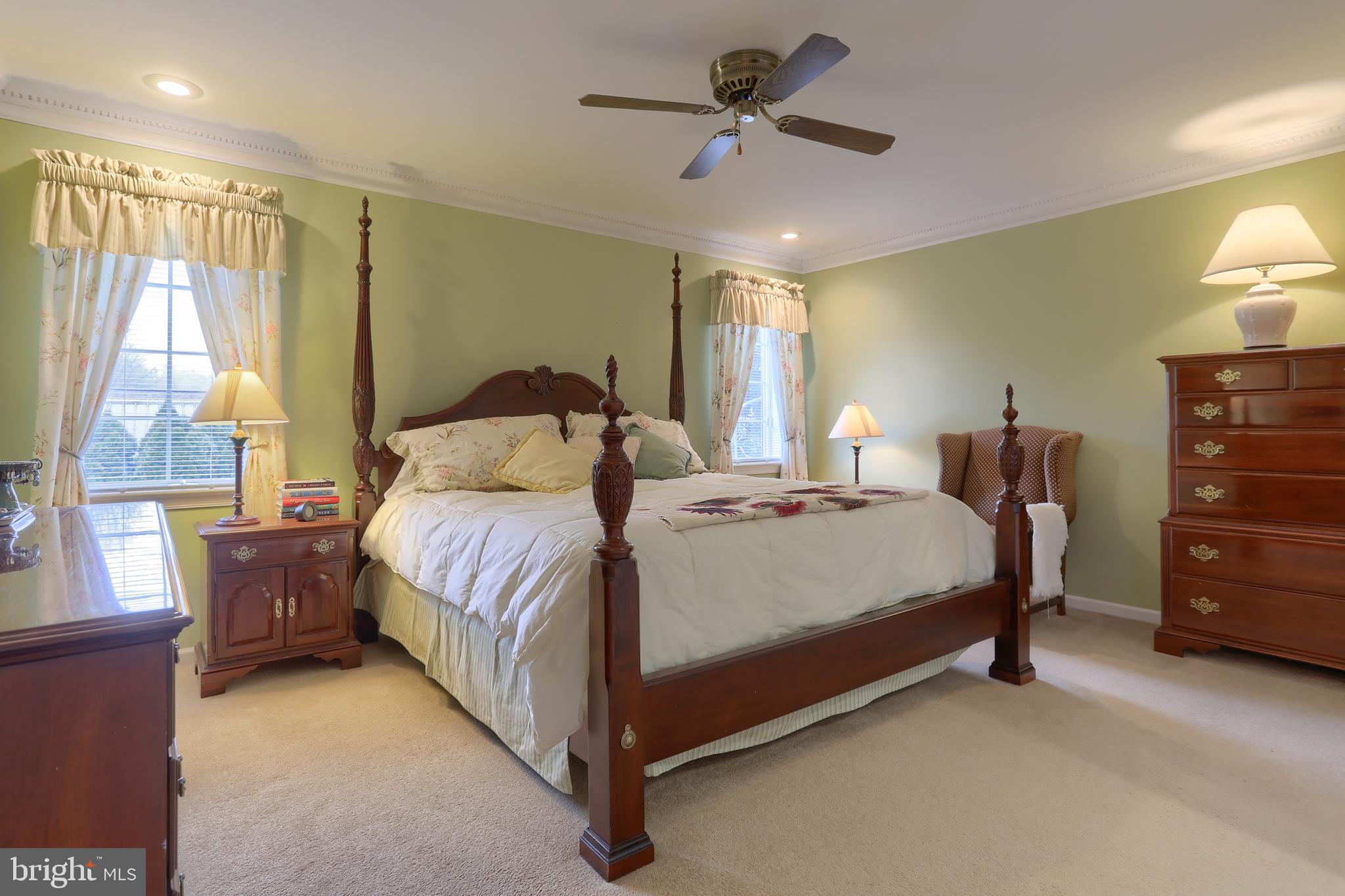 SOUTHGATE MANOR - Residential