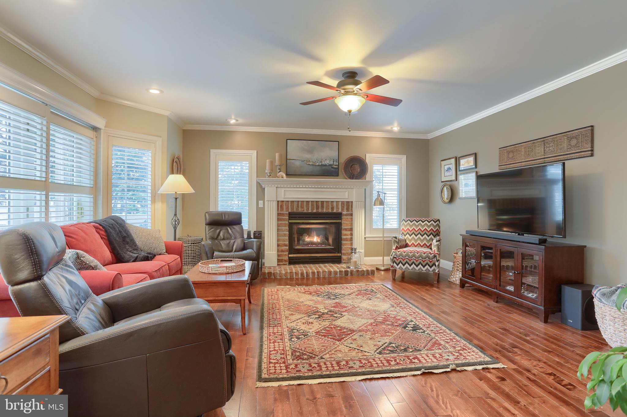 SOUTHGATE MANOR - Residential