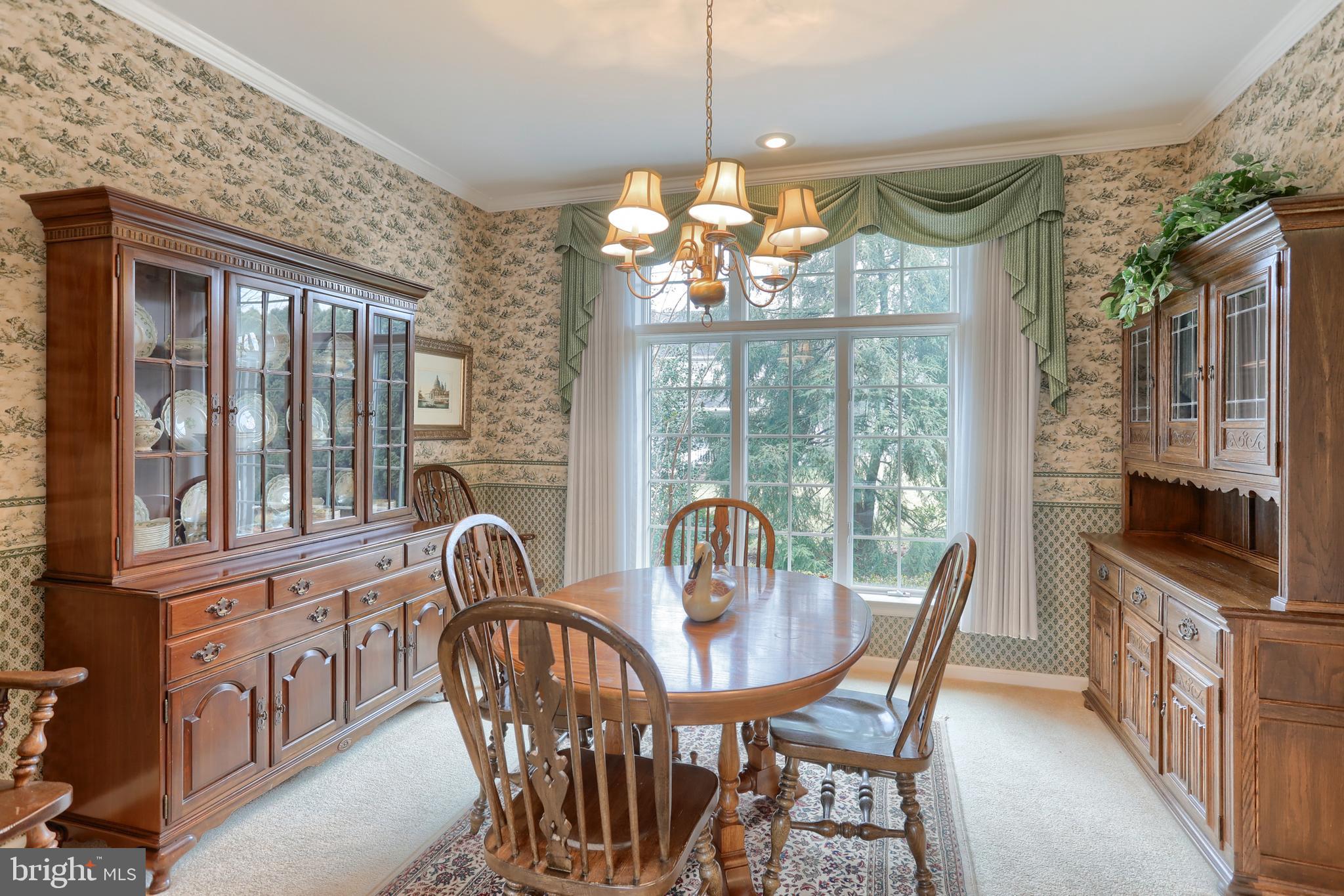 SOUTHGATE MANOR - Residential