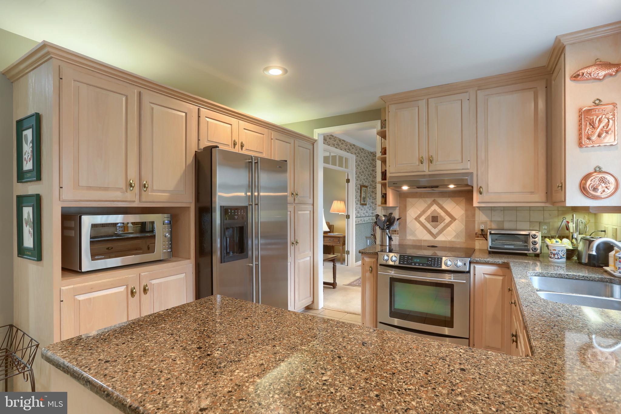 SOUTHGATE MANOR - Residential