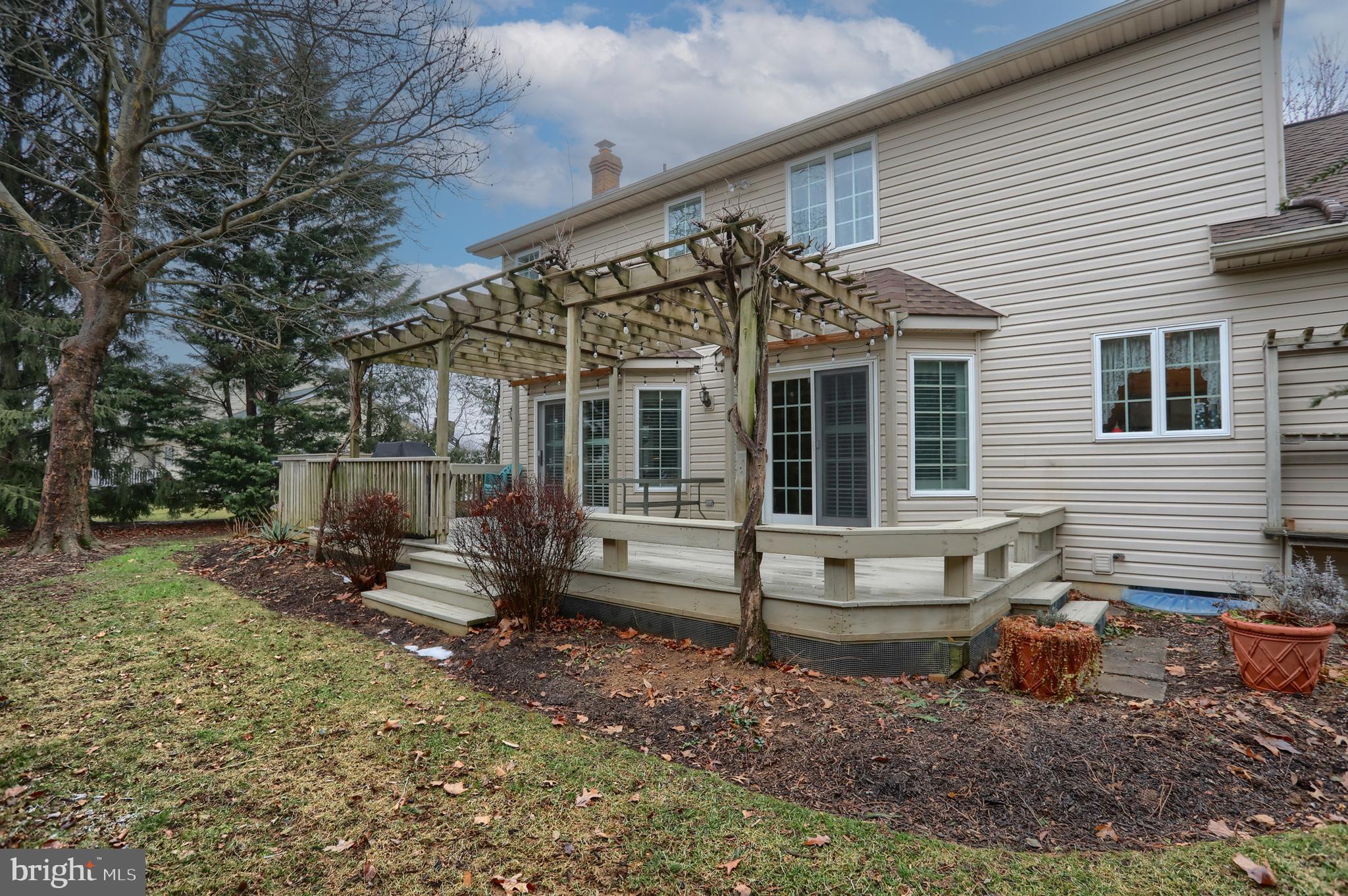 SOUTHGATE MANOR - Residential